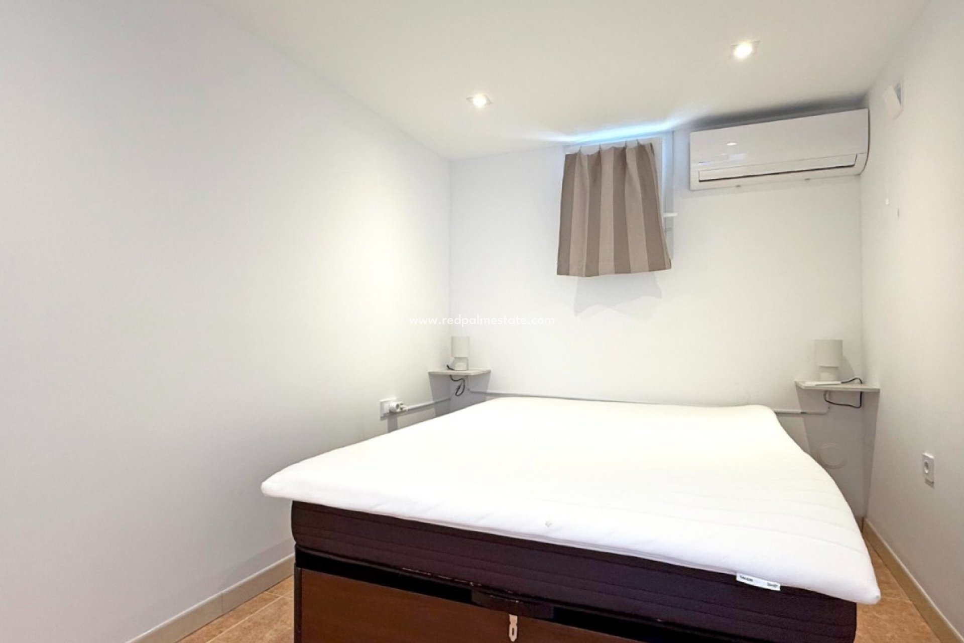 Resale - Bungalow -
Torrevieja - La Mata