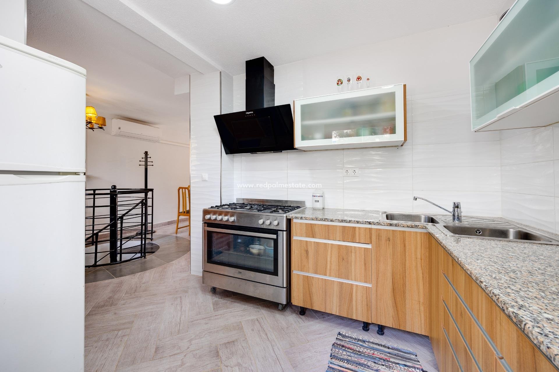 Resale - Bungalow -
Torrevieja - La Mata