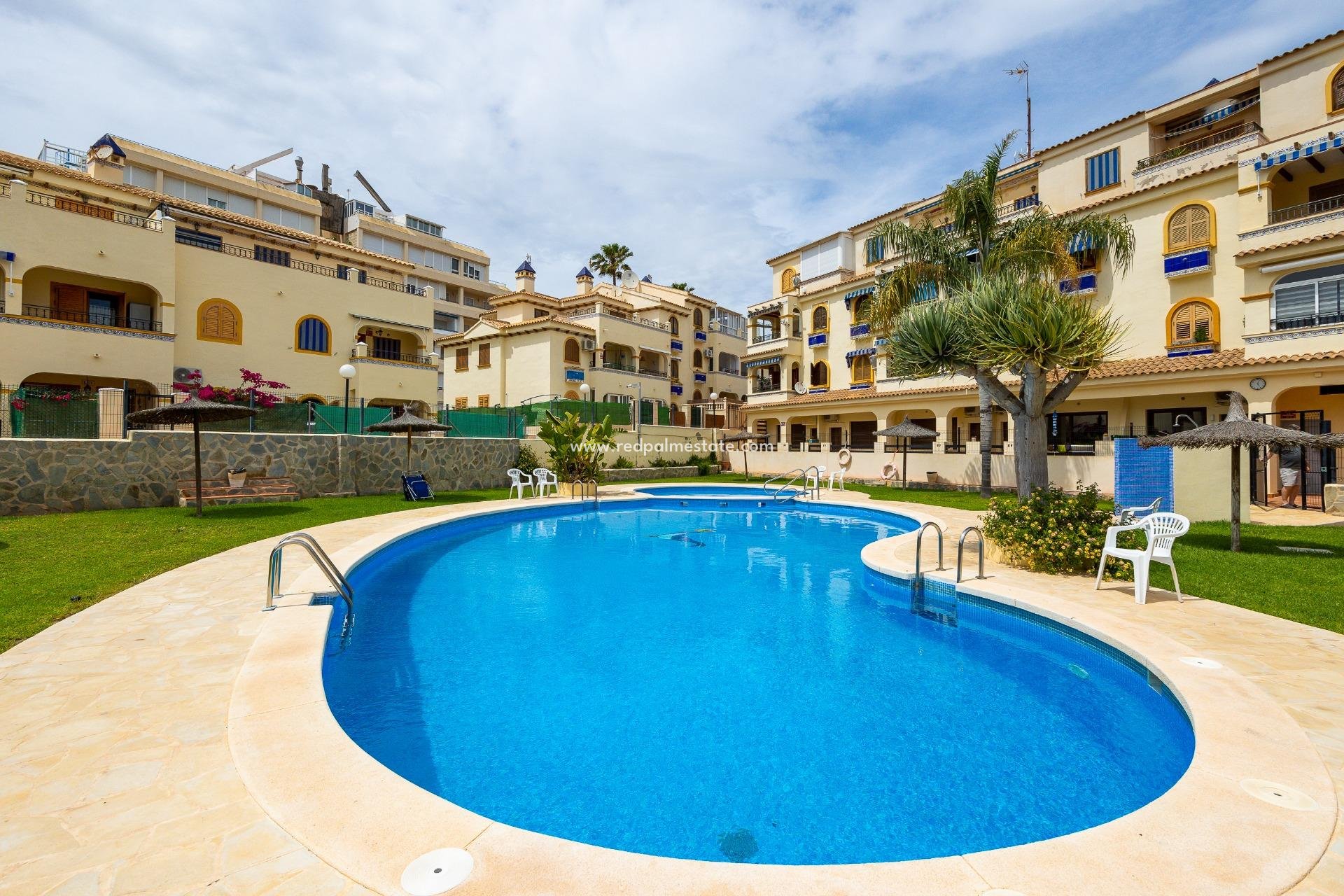 Resale - Bungalow -
Torrevieja - La Mata