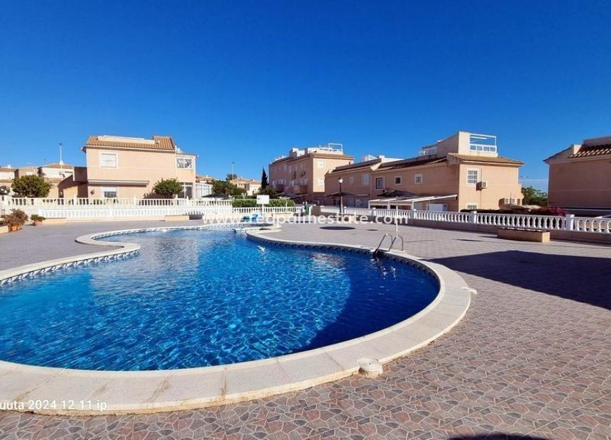 Resale - Bungalow -
Torrevieja - La Mata