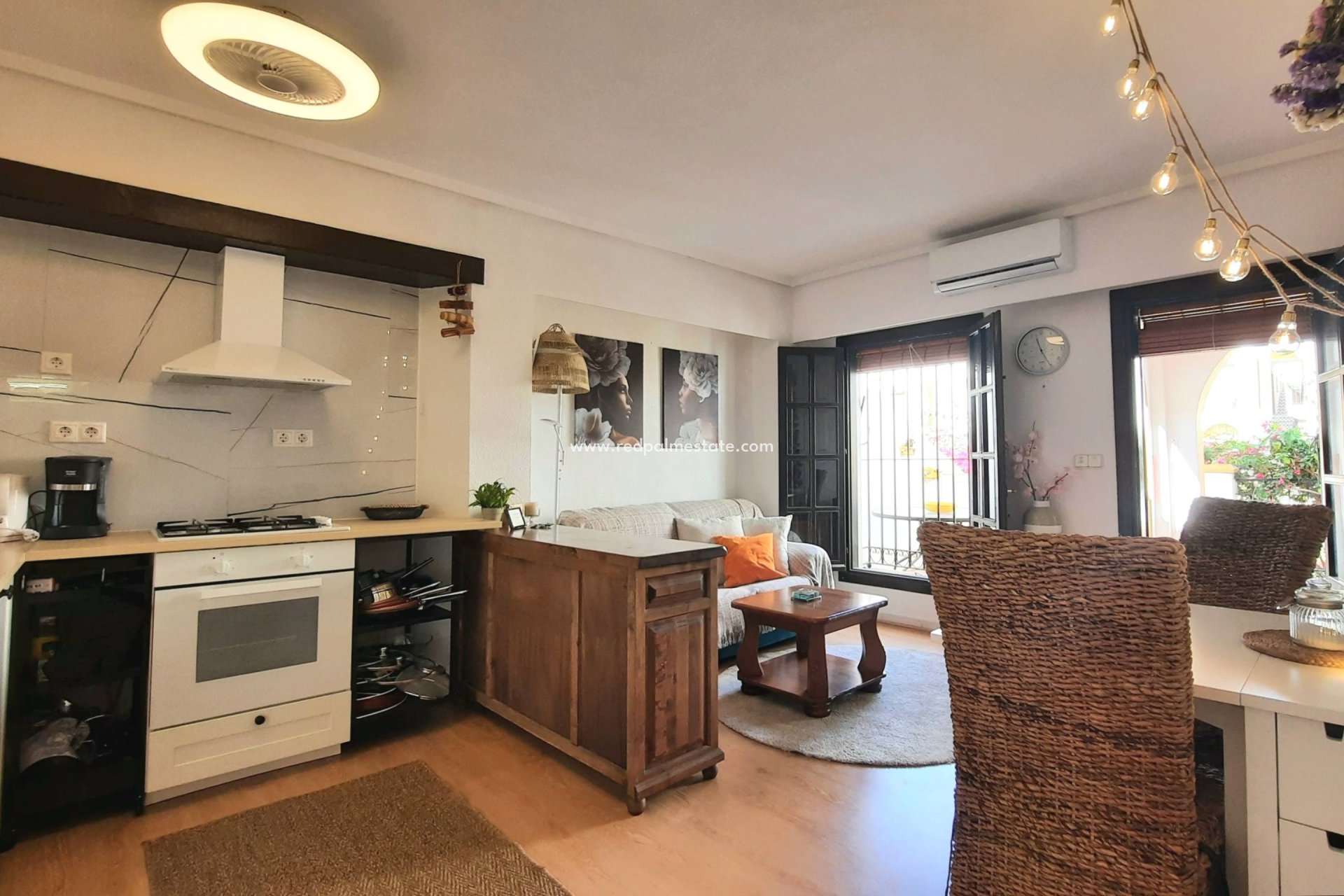 Resale - Bungalow -
Torrevieja - La Mata