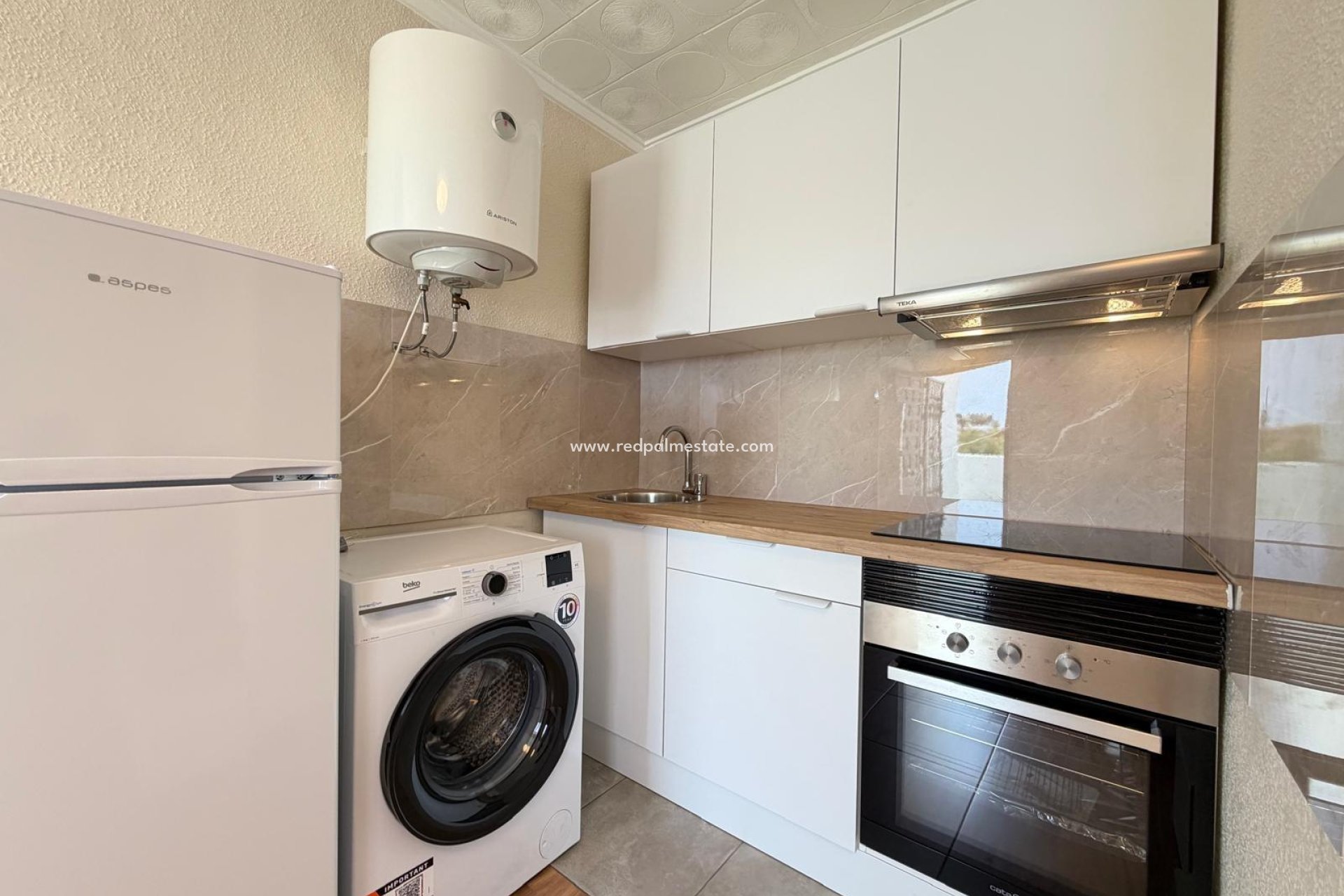 Resale - Bungalow -
Torrevieja - La Siesta - El Salado -  Torreta