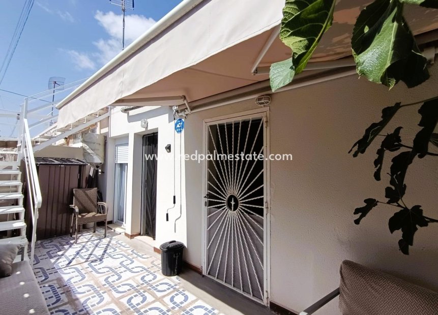Resale - Bungalow -
Torrevieja - La Siesta - El Salado - Torreta