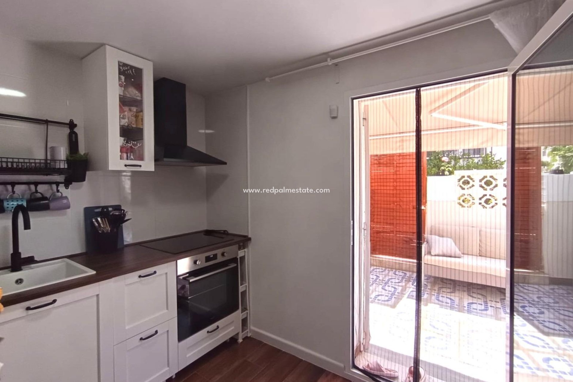 Resale - Bungalow -
Torrevieja - La Siesta - El Salado - Torreta