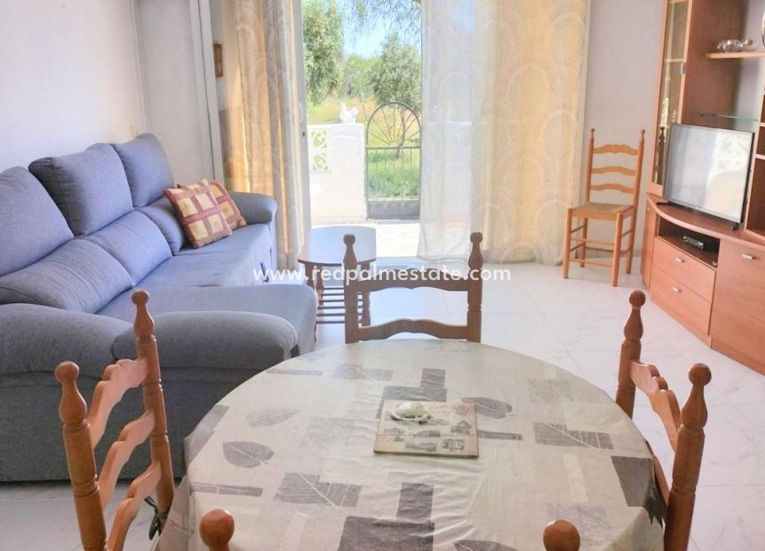 Resale - Bungalow -
Torrevieja - La Siesta - El Salado - Torreta