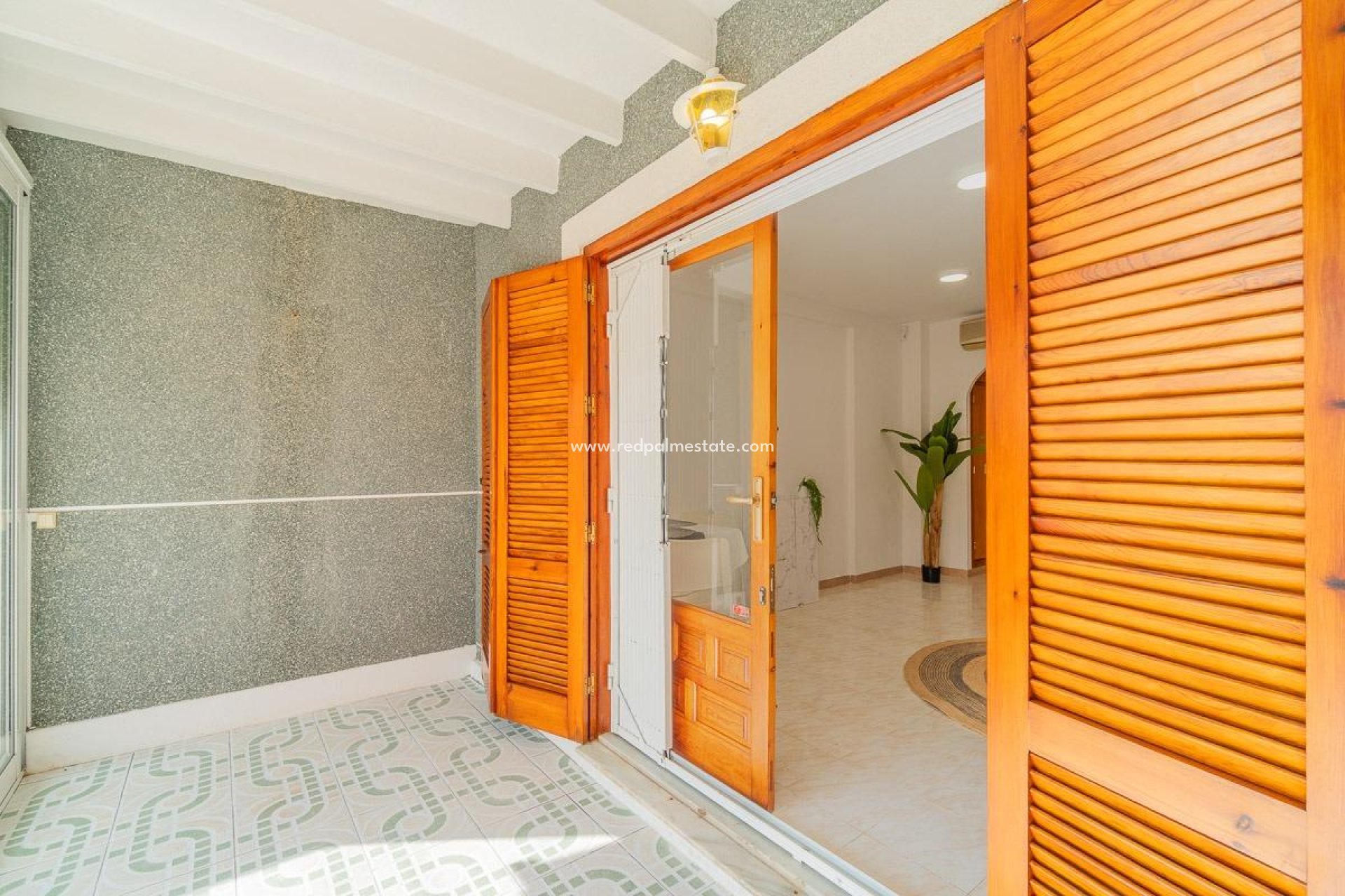 Resale - Bungalow -
Torrevieja - La Siesta - El Salado - Torreta