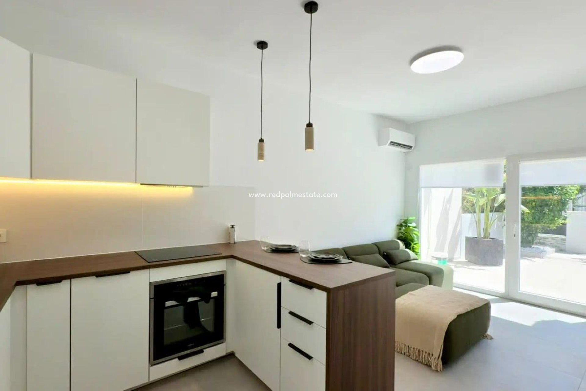 Resale - Bungalow -
Torrevieja - La Siesta - El Salado - Torreta