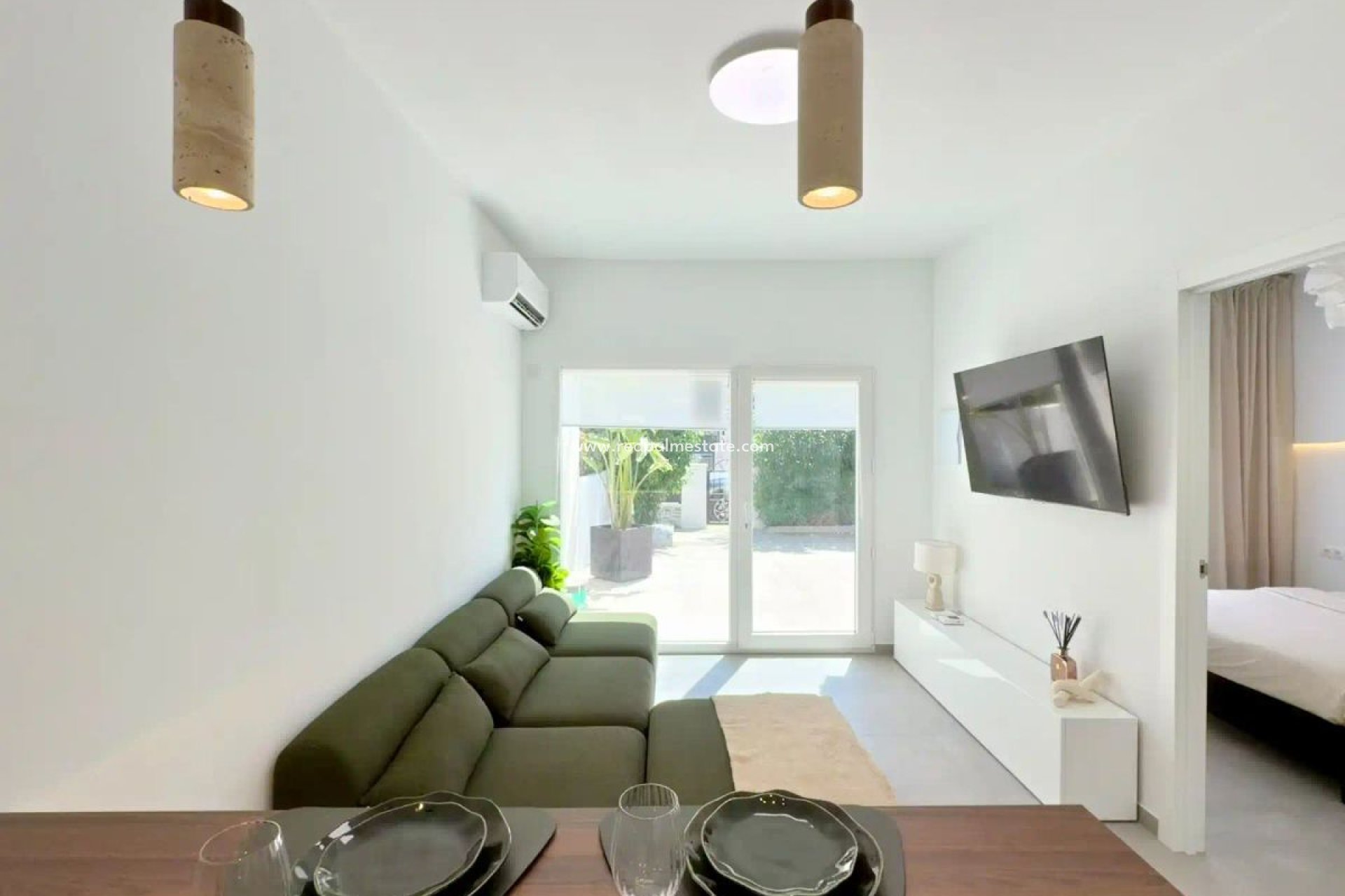 Resale - Bungalow -
Torrevieja - La Siesta - El Salado - Torreta