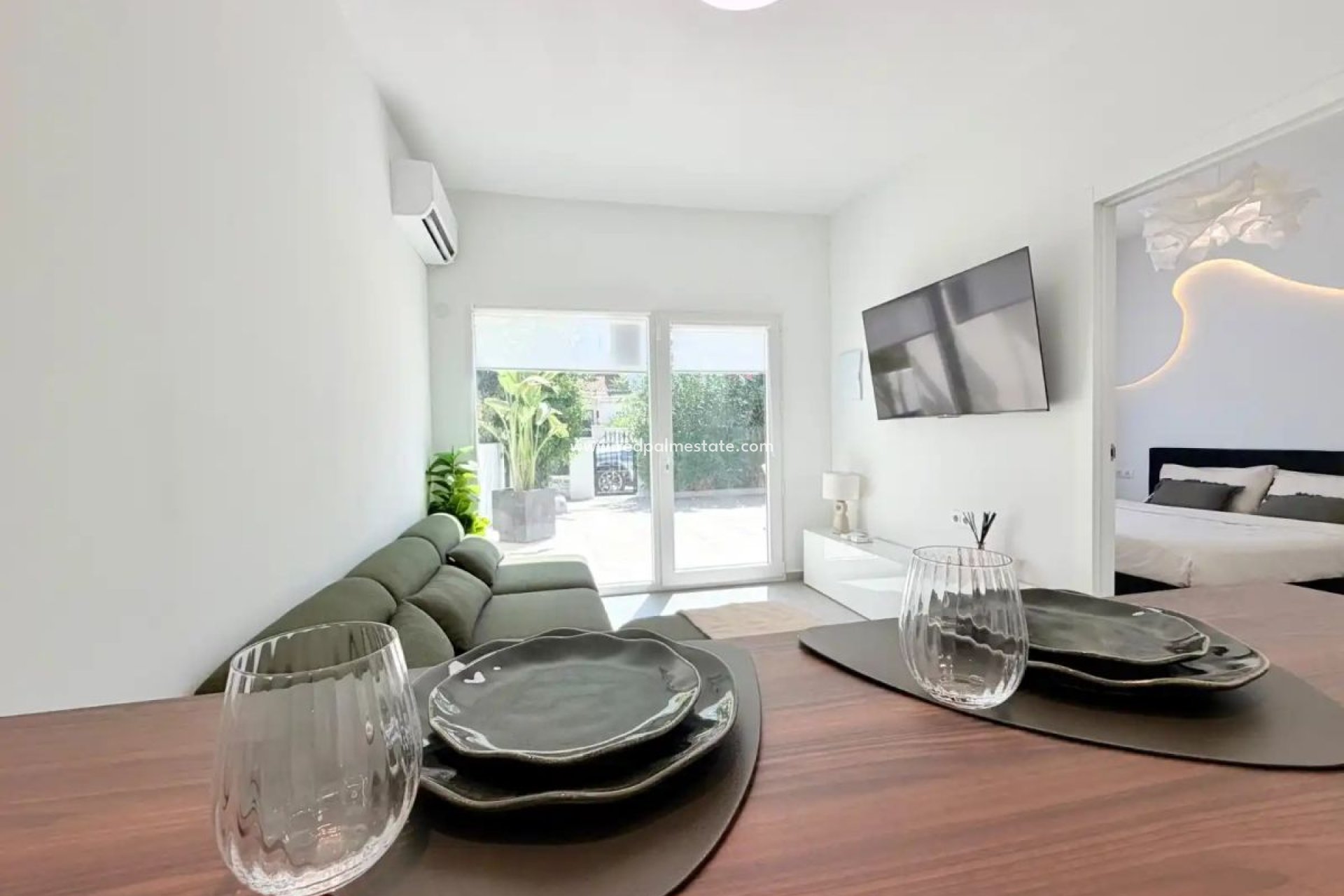 Resale - Bungalow -
Torrevieja - La Siesta - El Salado - Torreta