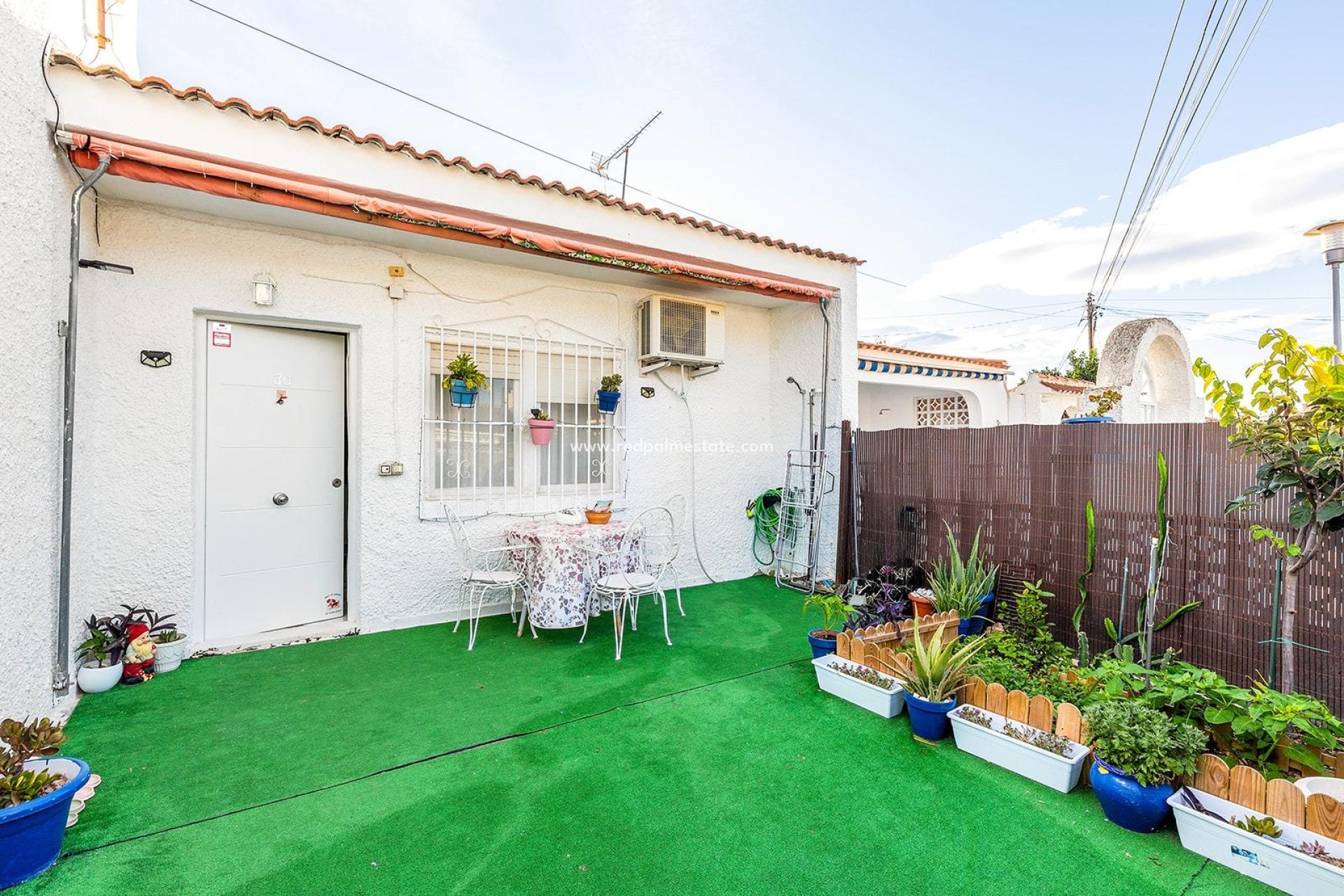 Resale - Bungalow -
Torrevieja - La Siesta - El Salado -  Torreta