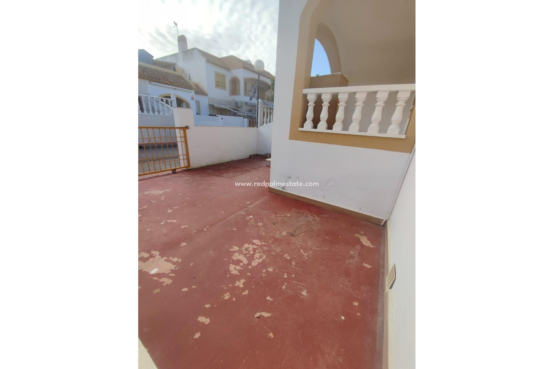 Resale - Bungalow -
Torrevieja - La Siesta - El Salado -  Torreta