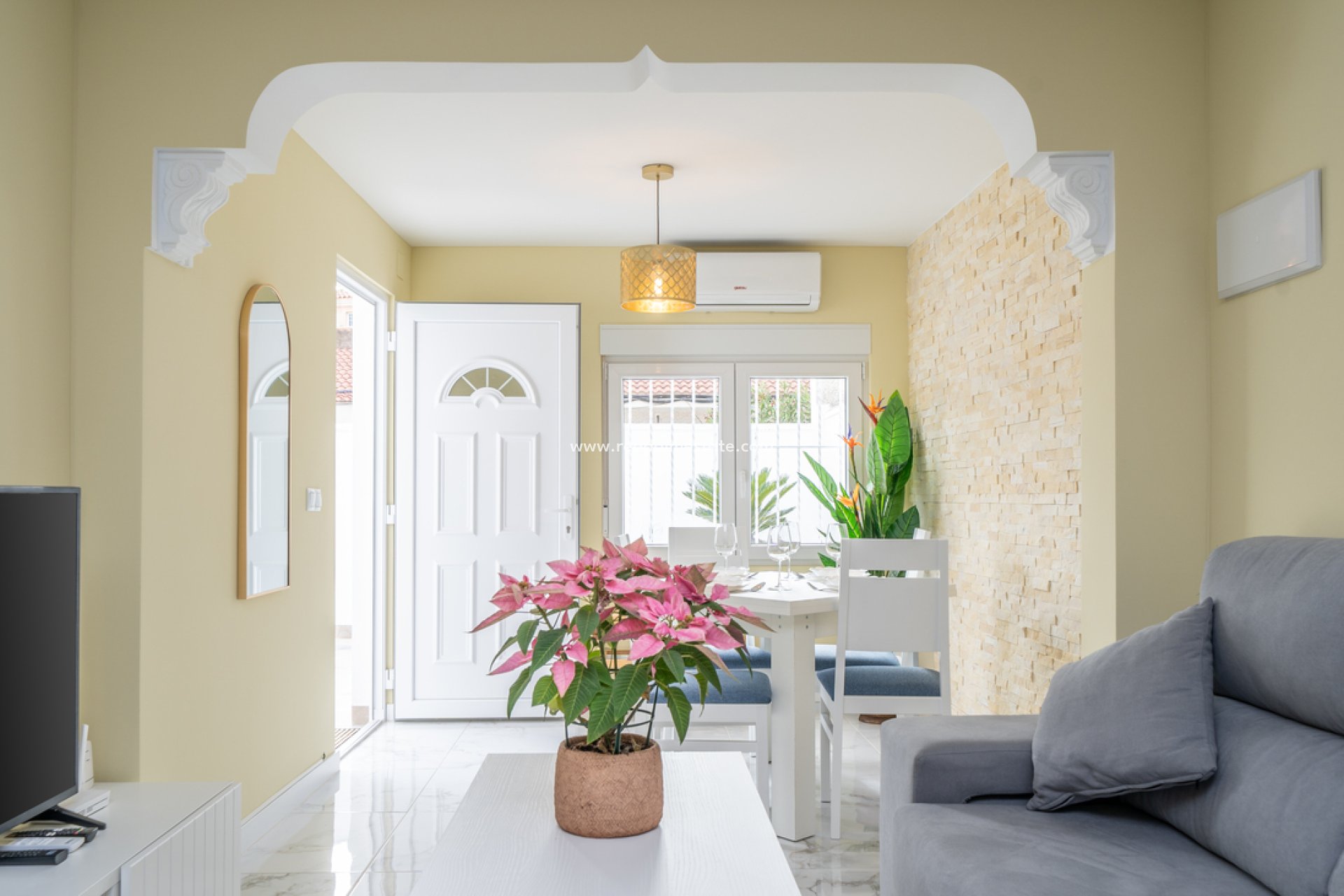 Resale - Bungalow -
Torrevieja - La Siesta - El Salado -  Torreta