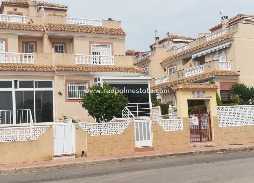 Resale - Bungalow -
Torrevieja - La Siesta - El Salado -  Torreta