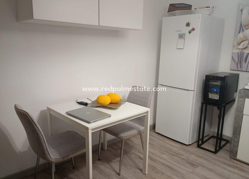 Resale - Bungalow -
Torrevieja - La Siesta - El Salado -  Torreta