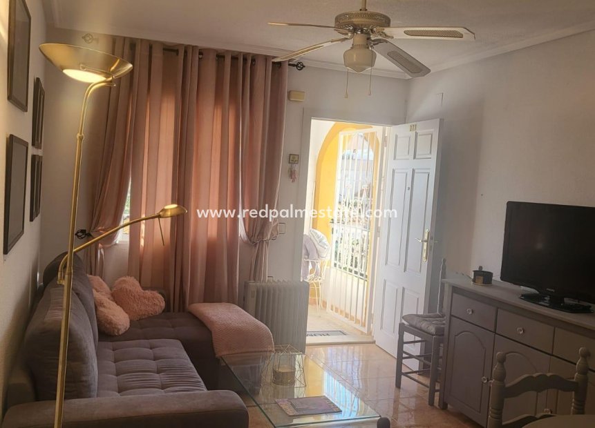 Resale - Bungalow -
Torrevieja - La Siesta - El Salado -  Torreta