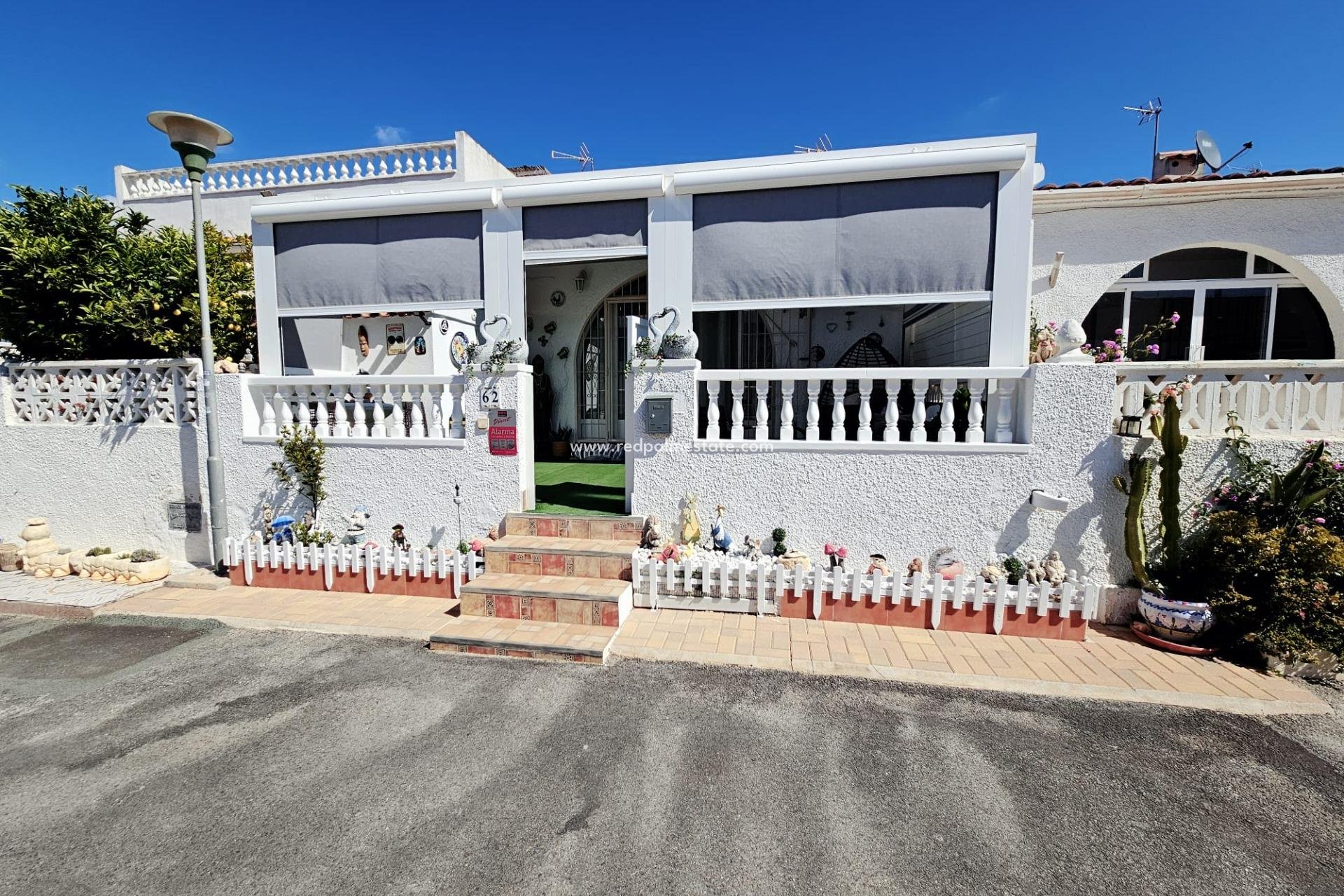 Resale - Bungalow -
Torrevieja - La Siesta - El Salado -  Torreta