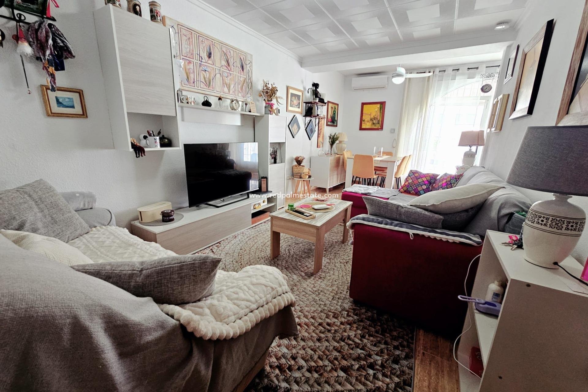 Resale - Bungalow -
Torrevieja - La Siesta - El Salado -  Torreta