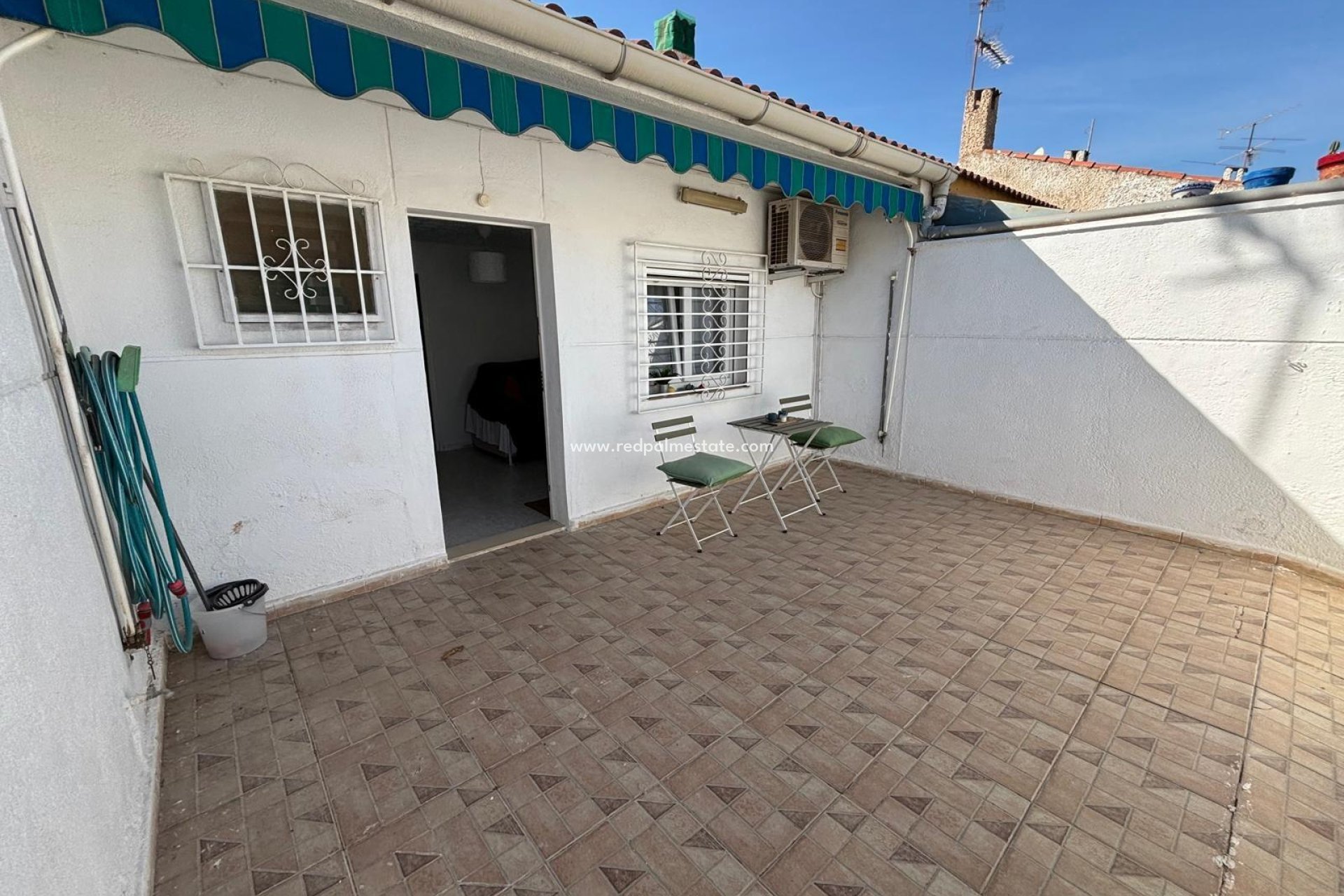 Resale - Bungalow -
Torrevieja - La Siesta - El Salado -  Torreta