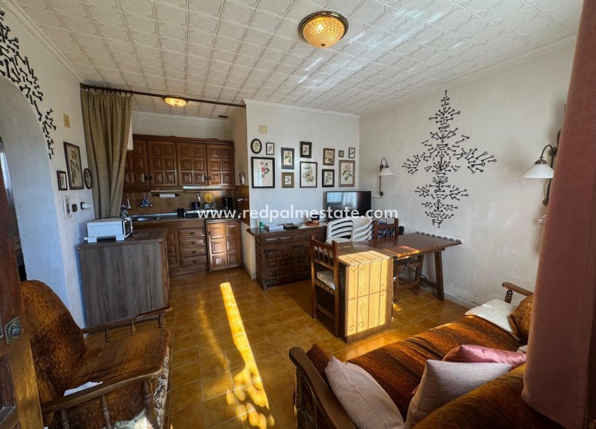 Resale - Bungalow -
Torrevieja - La Siesta - El Salado - Torreta