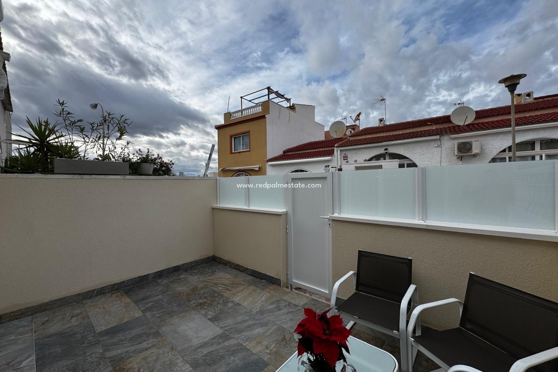 Resale - Bungalow -
Torrevieja - La Siesta - El Salado -  Torreta