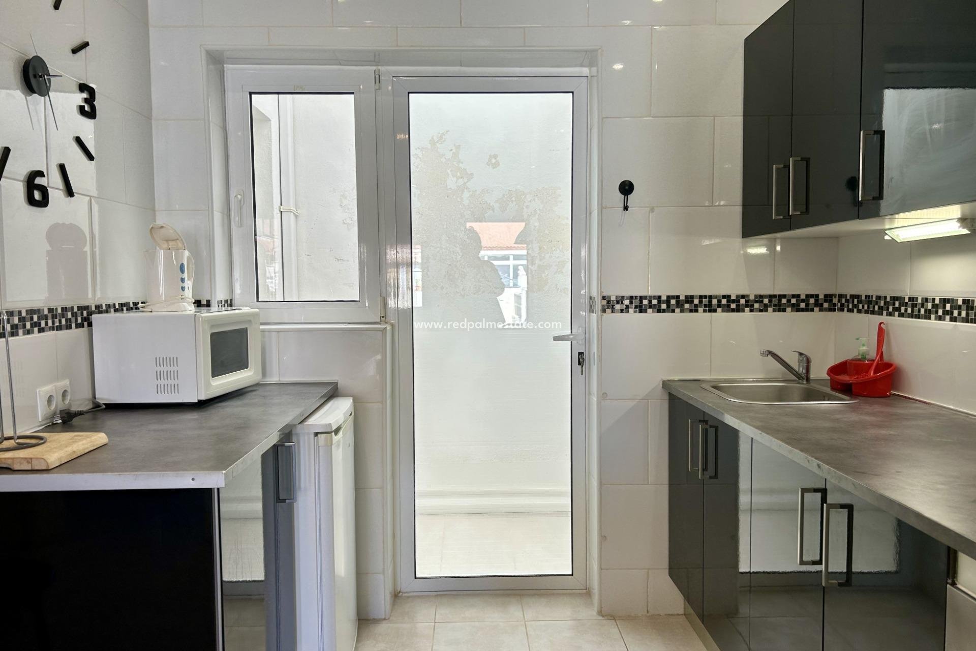 Resale - Bungalow -
Torrevieja - La Siesta - El Salado -  Torreta