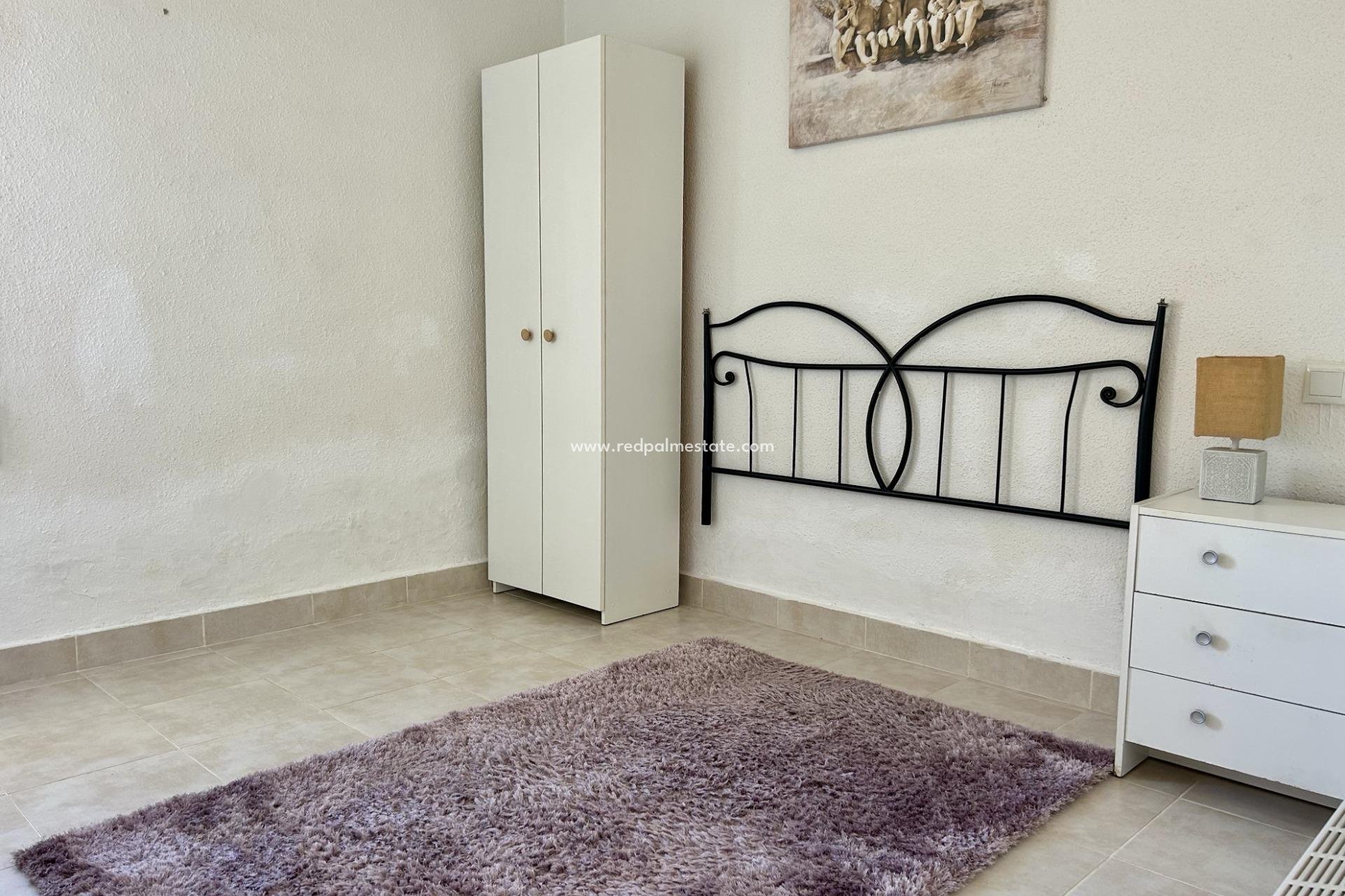 Resale - Bungalow -
Torrevieja - La Siesta - El Salado -  Torreta