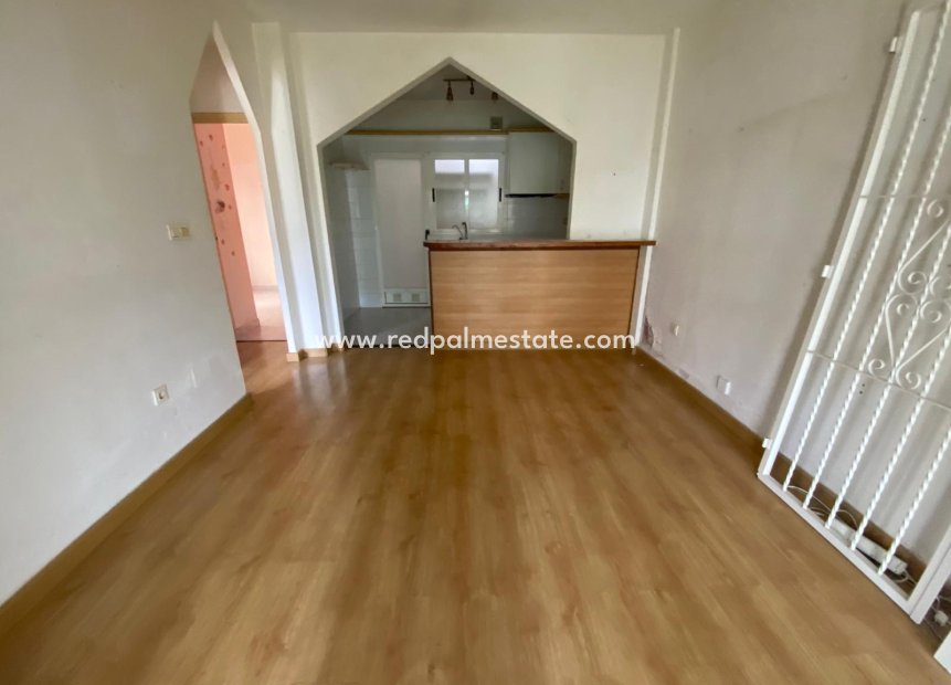 Resale - Bungalow -
Torrevieja - La Siesta - El Salado - Torreta