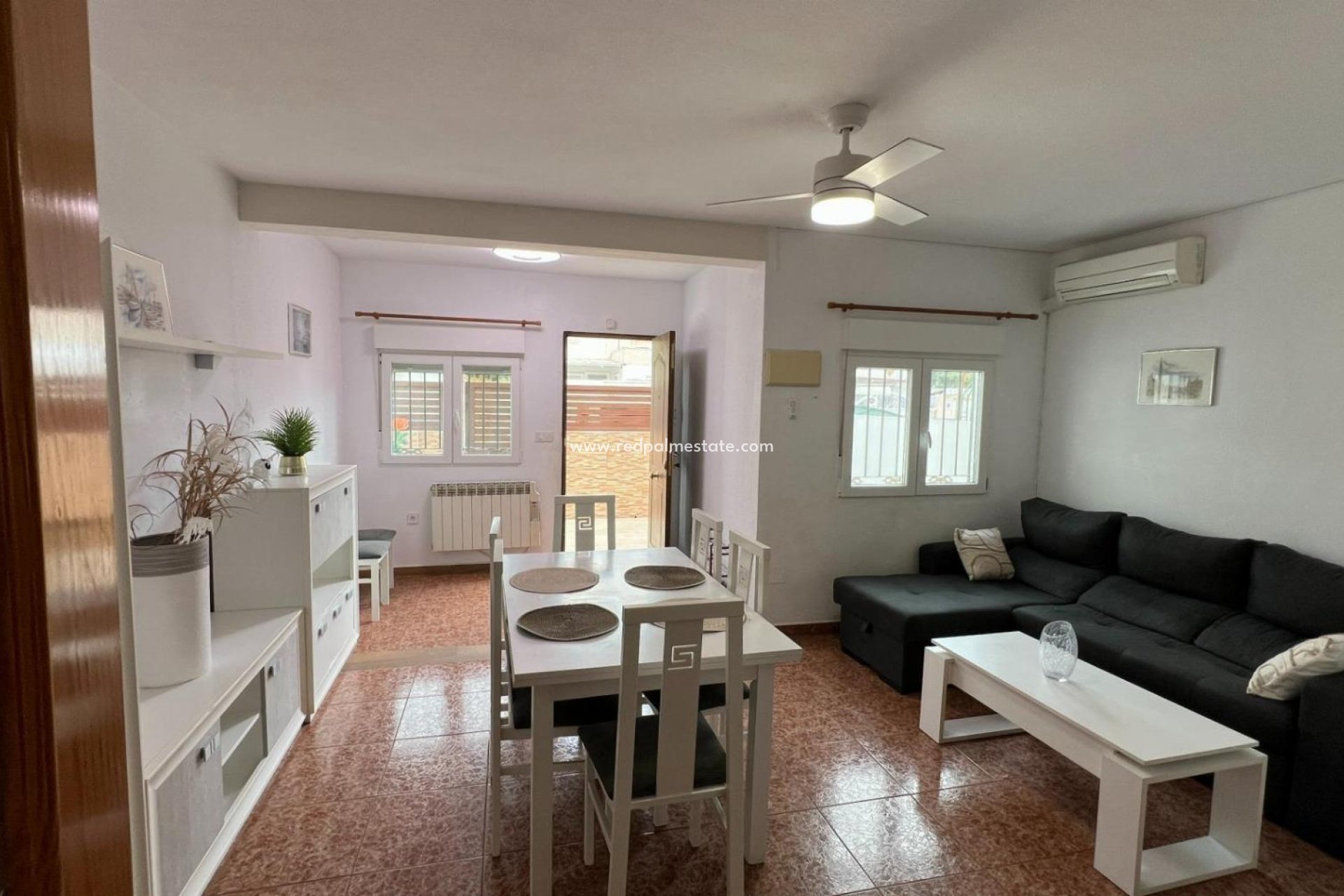 Resale - Bungalow -
Torrevieja - La Siesta - El Salado - Torreta
