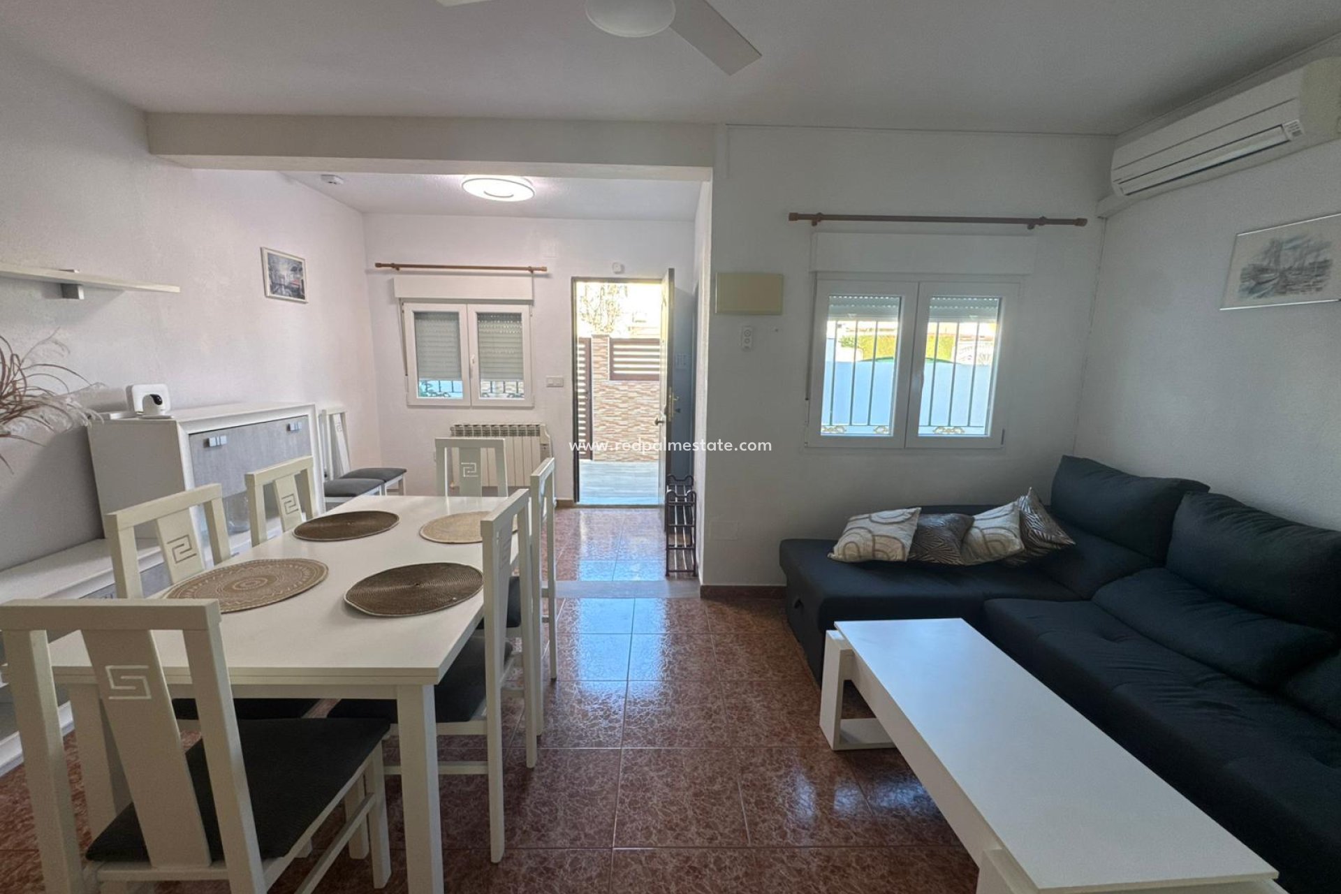 Resale - Bungalow -
Torrevieja - La Siesta - El Salado - Torreta