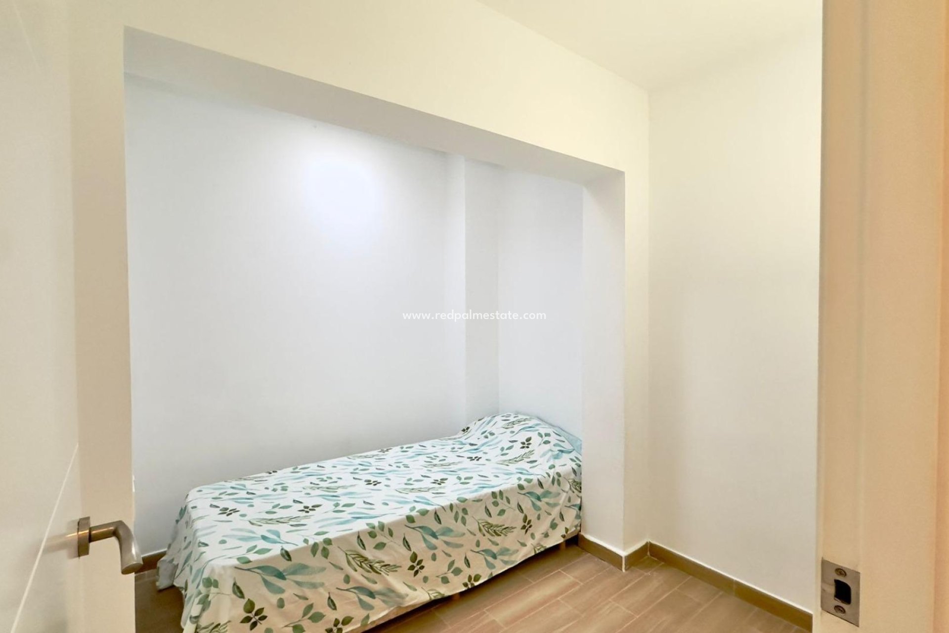 Resale - Bungalow -
Torrevieja - La Siesta - El Salado -  Torreta