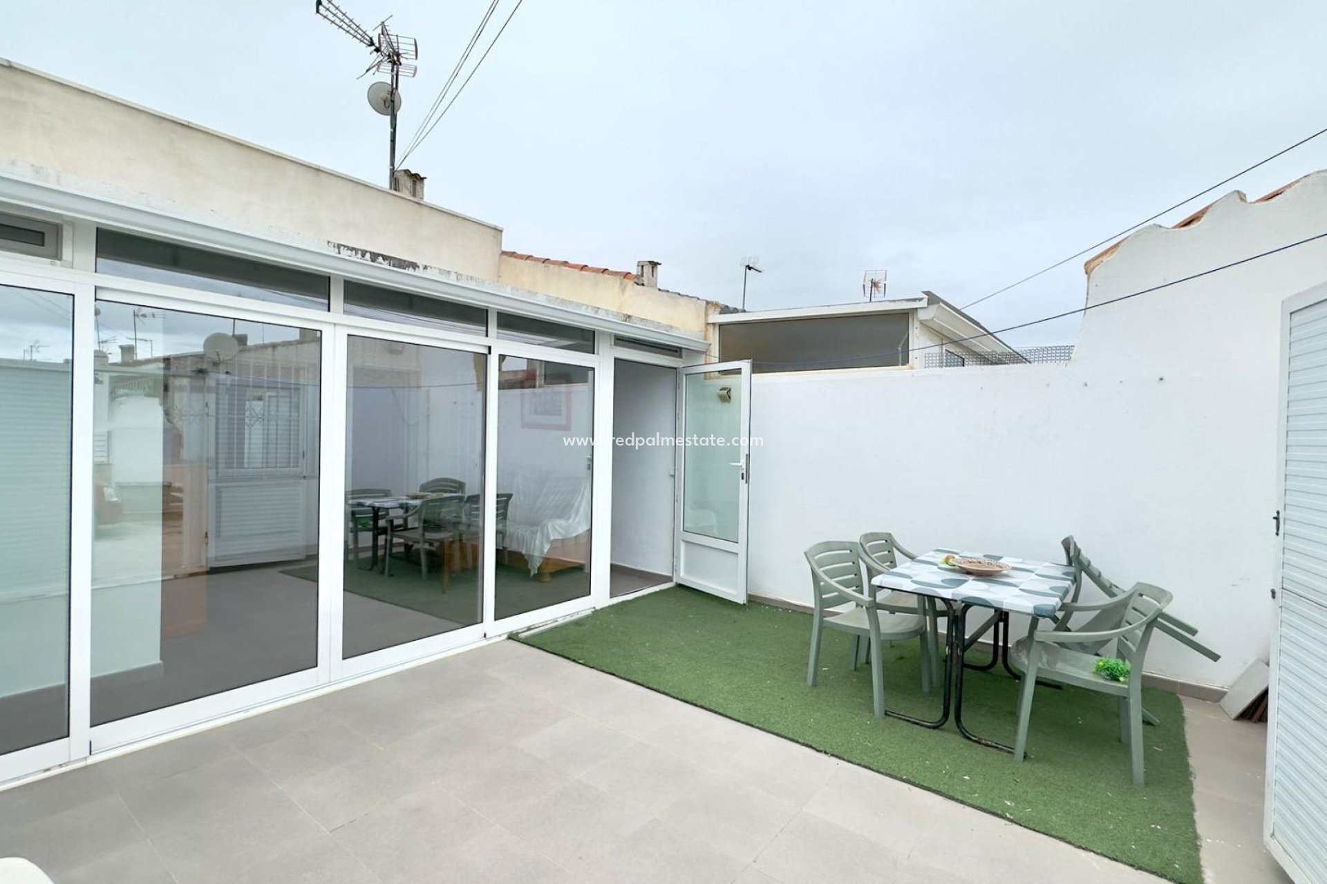 Resale - Bungalow -
Torrevieja - La Siesta - El Salado -  Torreta