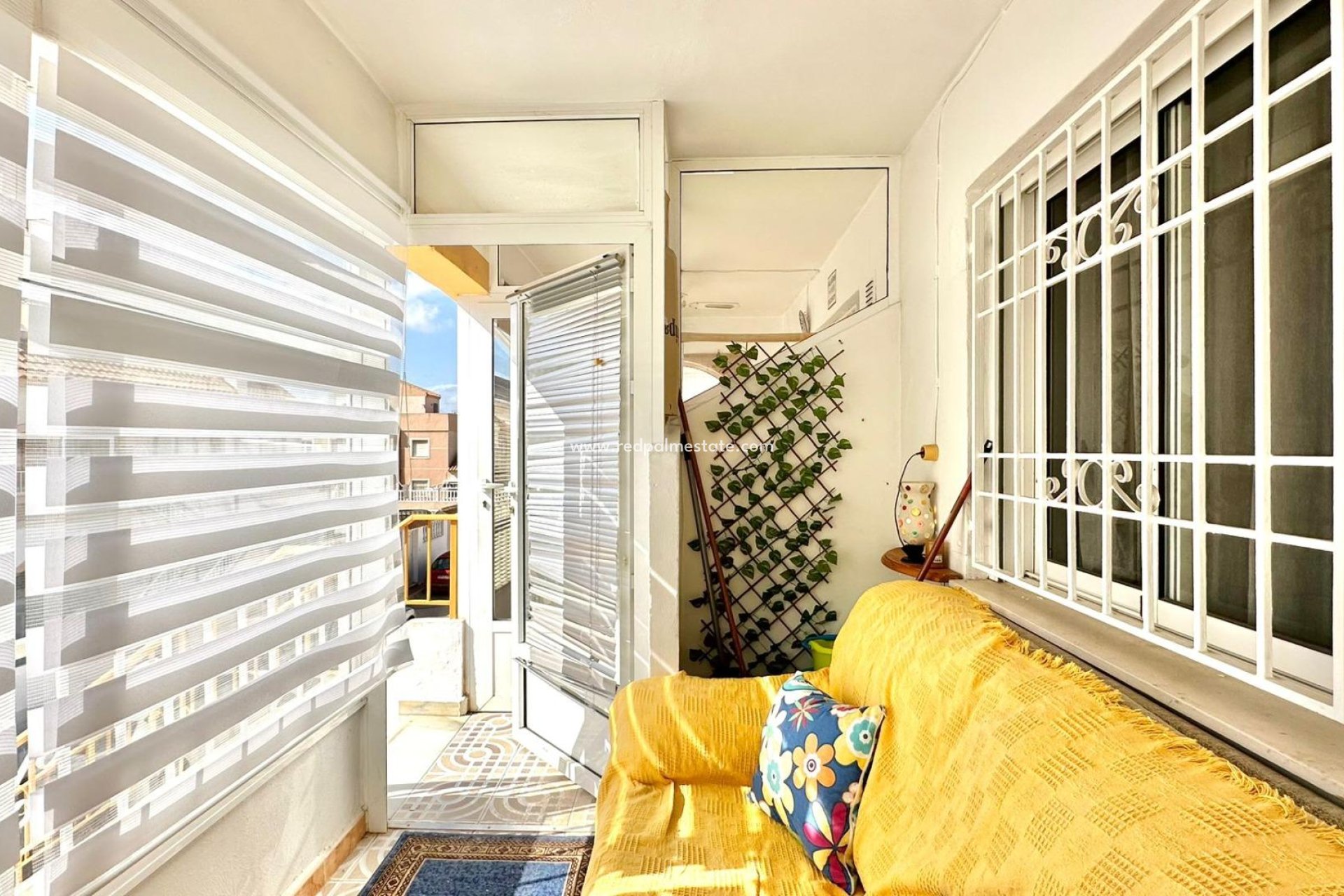 Resale - Bungalow -
Torrevieja - La Siesta - El Salado -  Torreta