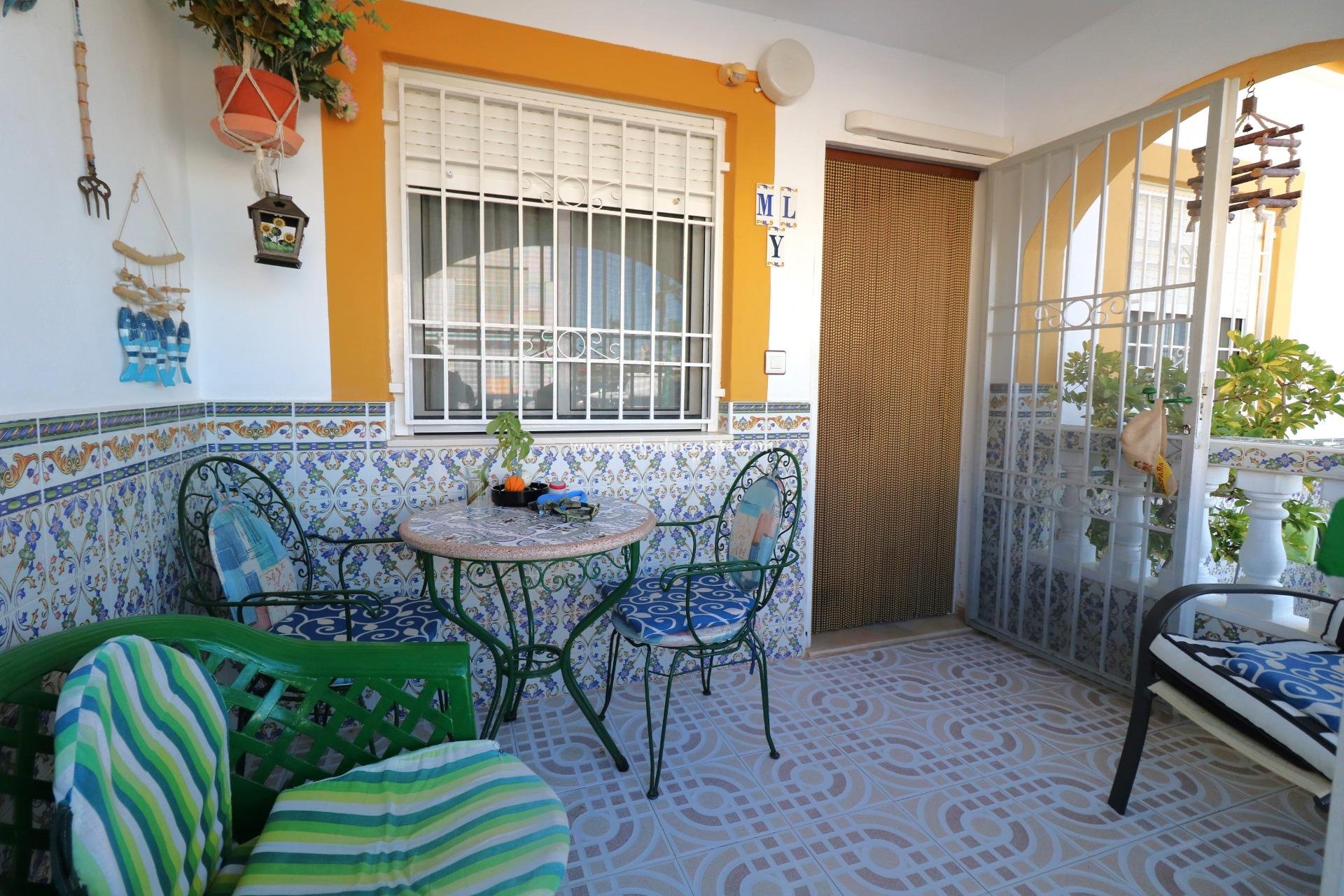 Resale - Bungalow -
Torrevieja - La Siesta - El Salado -  Torreta