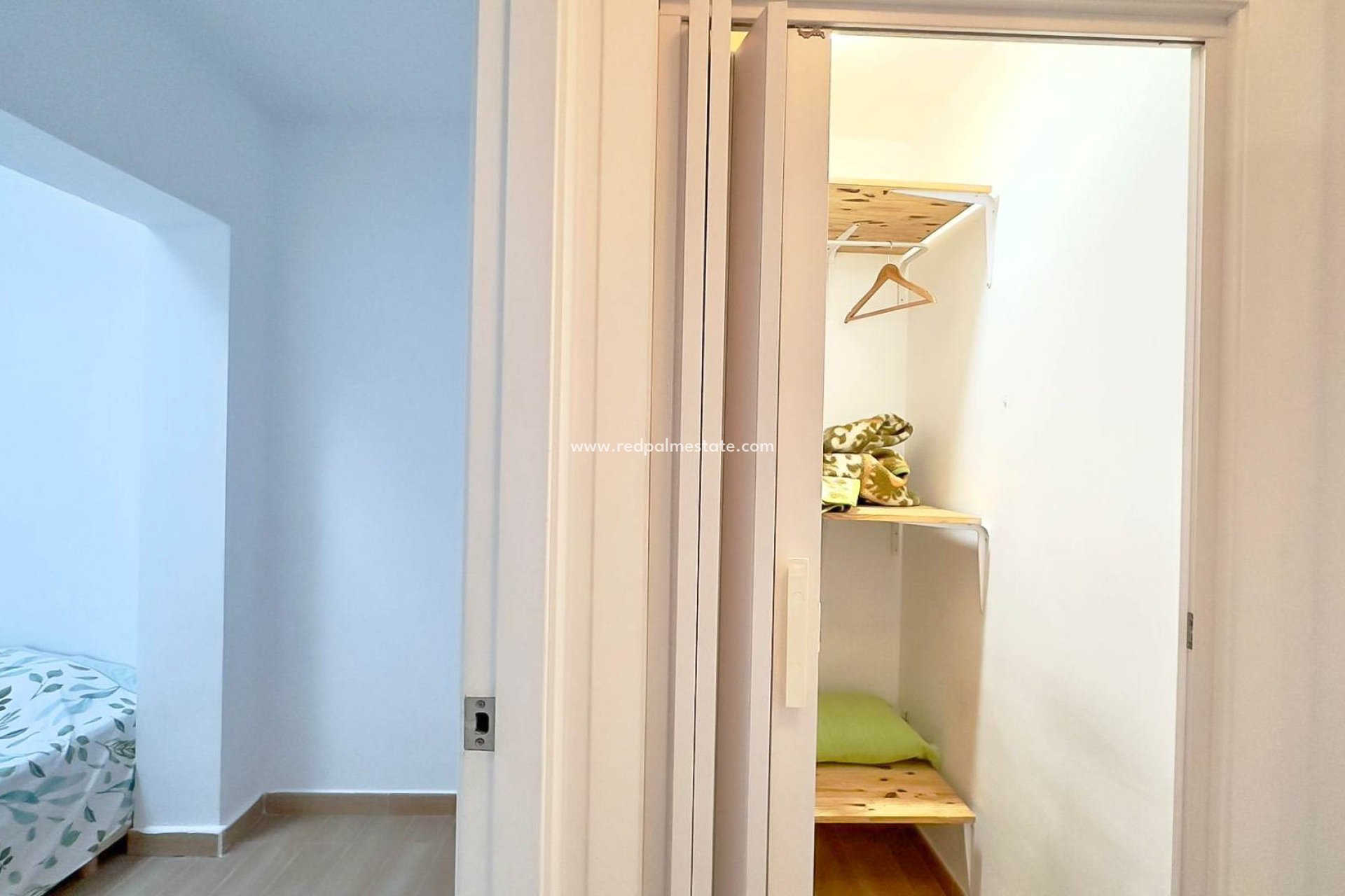 Resale - Bungalow -
Torrevieja - La Siesta - El Salado - Torreta