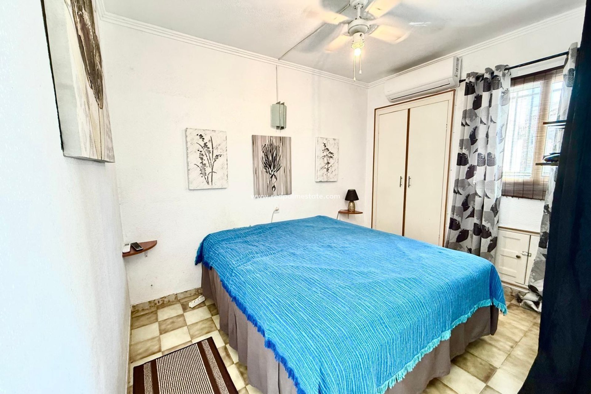 Resale - Bungalow -
Torrevieja - La Siesta - El Salado - Torreta