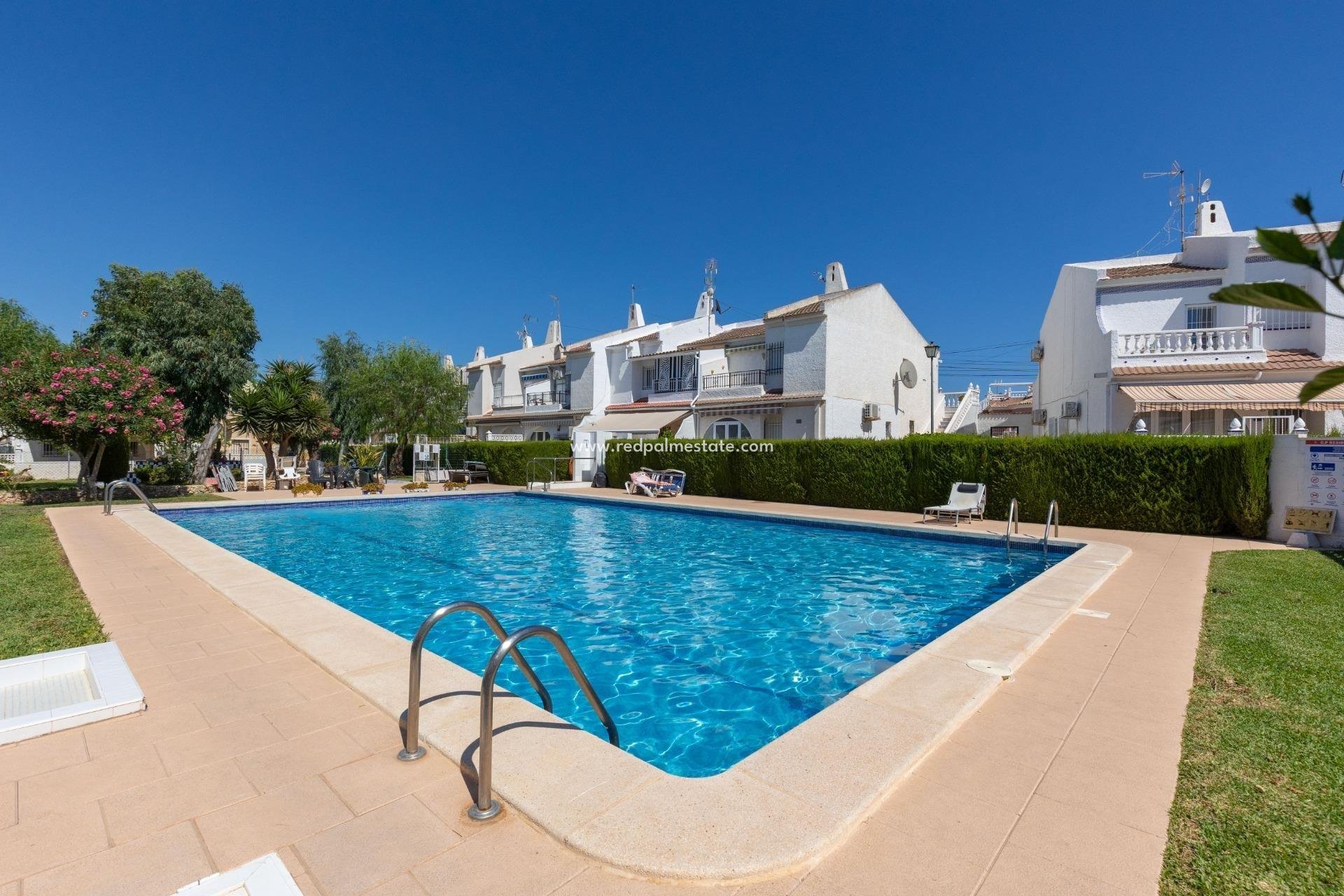 Resale - Bungalow -
Torrevieja - La Siesta - El Salado - Torreta