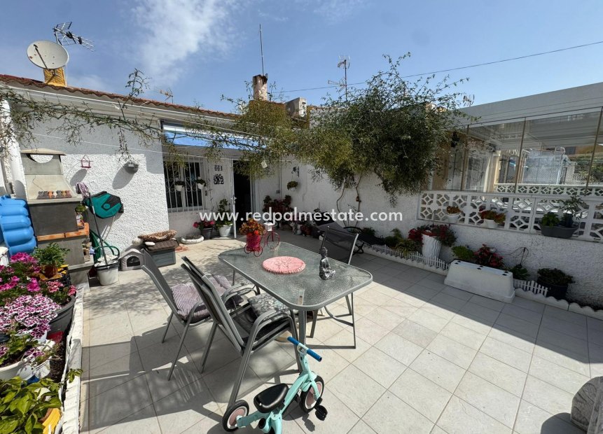 Resale - Bungalow -
Torrevieja - La Siesta - El Salado - Torreta