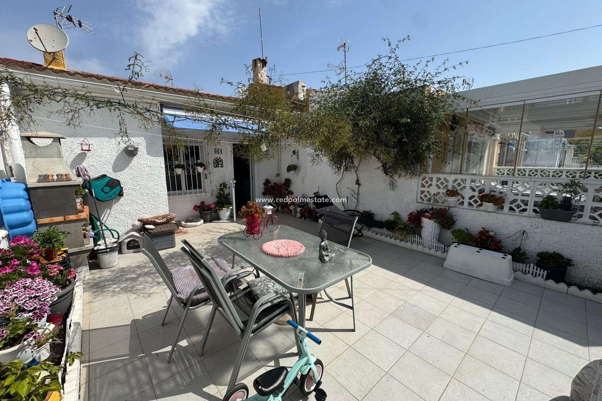 Resale - Bungalow -
Torrevieja - La Siesta - El Salado - Torreta
