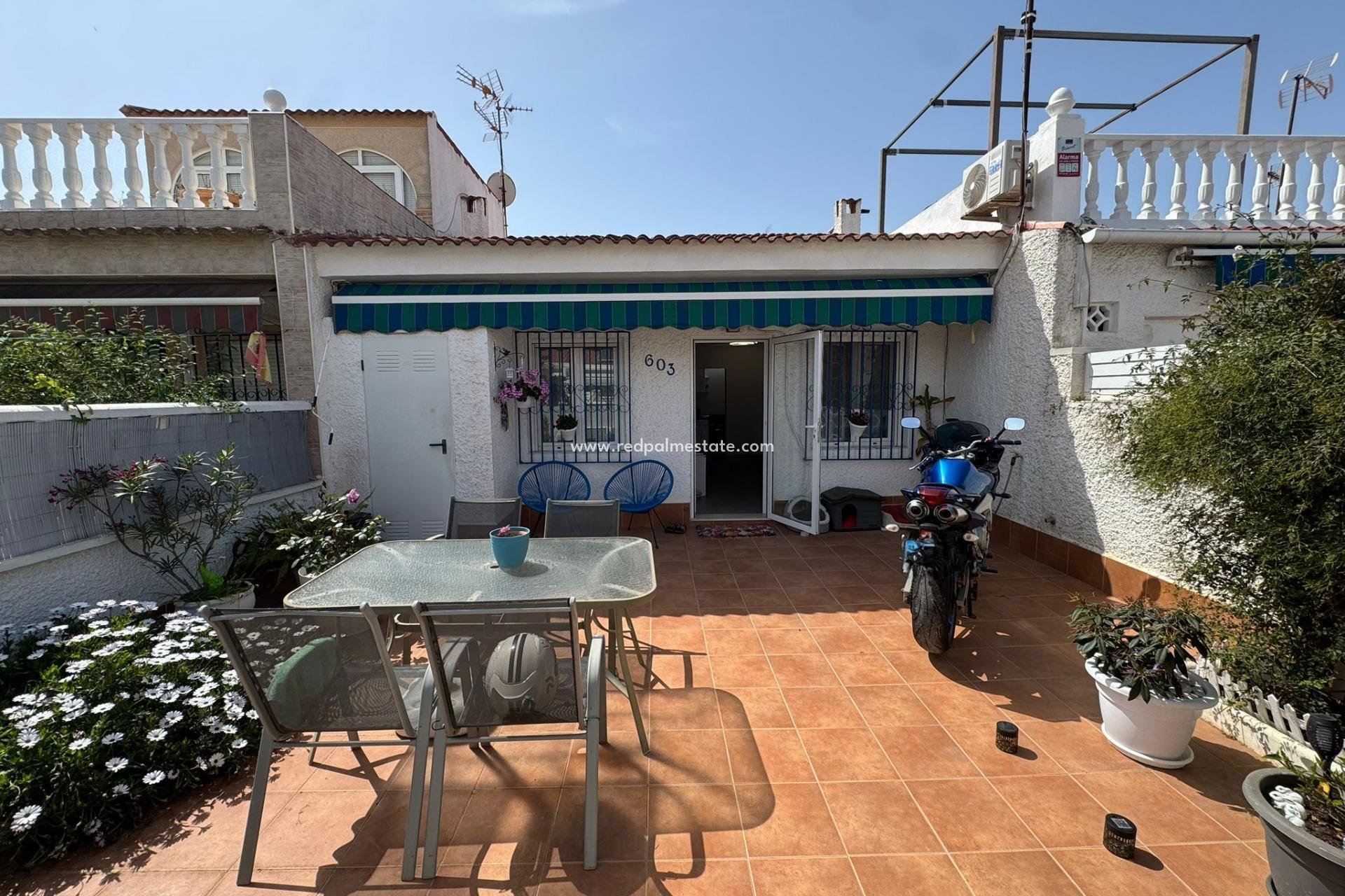 Resale - Bungalow -
Torrevieja - La Siesta - El Salado - Torreta