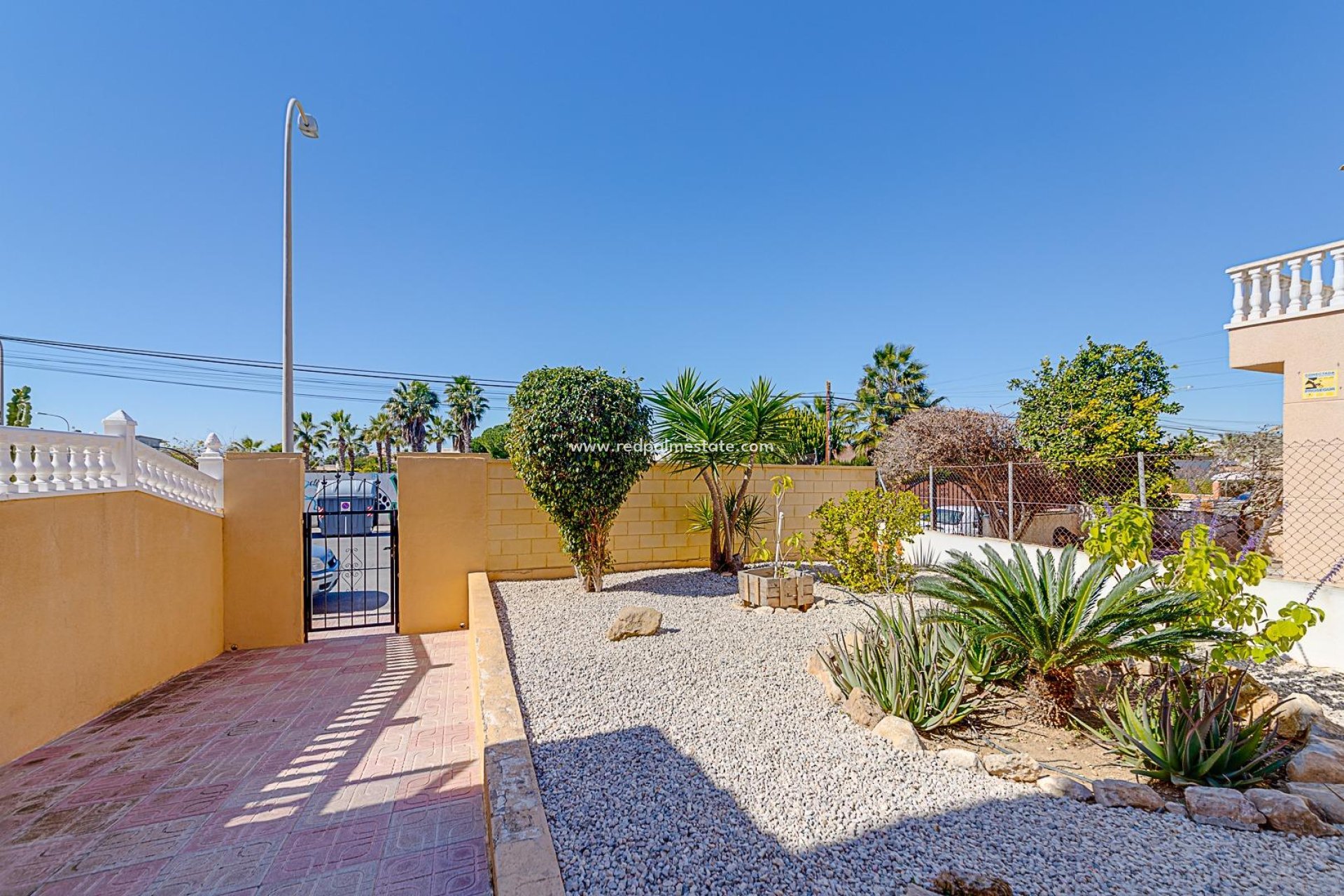 Resale - Bungalow -
Torrevieja - La Siesta - El Salado - Torreta