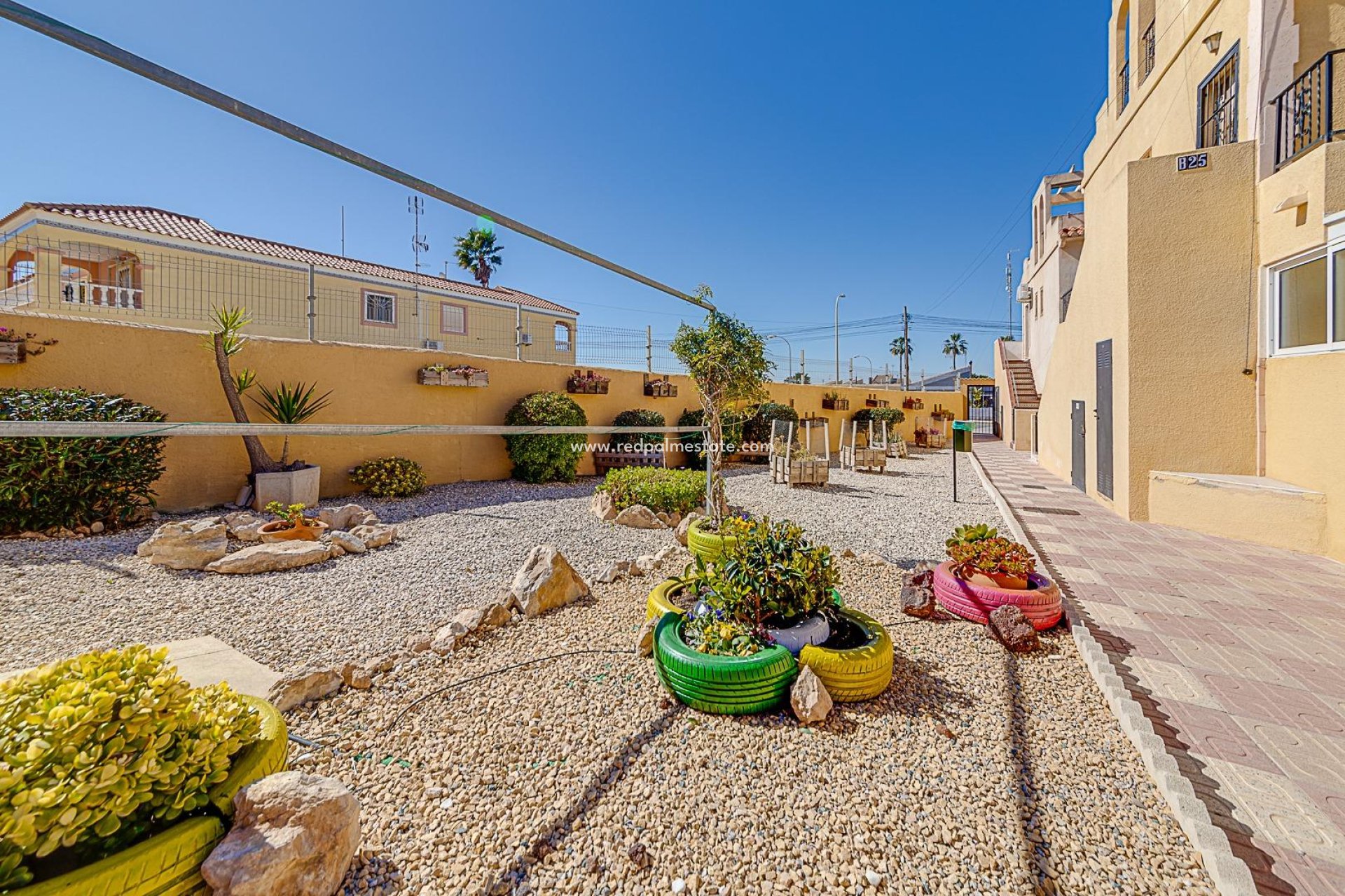 Resale - Bungalow -
Torrevieja - La Siesta - El Salado - Torreta