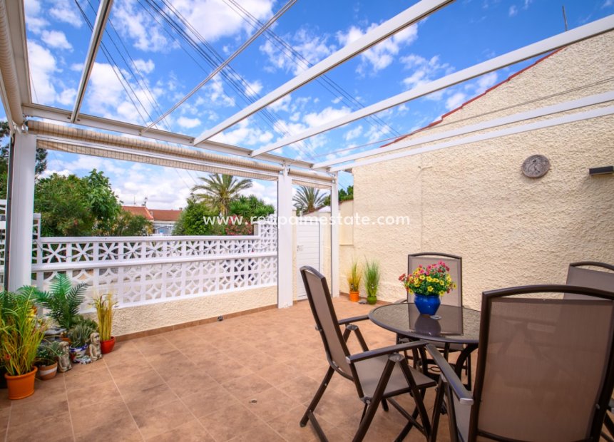 Resale - Bungalow -
Torrevieja - La Siesta - El Salado - Torreta