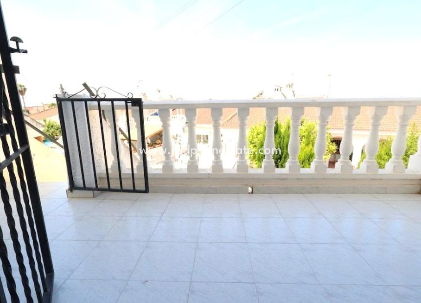 Resale - Bungalow -
Torrevieja - La Siesta - El Salado - Torreta