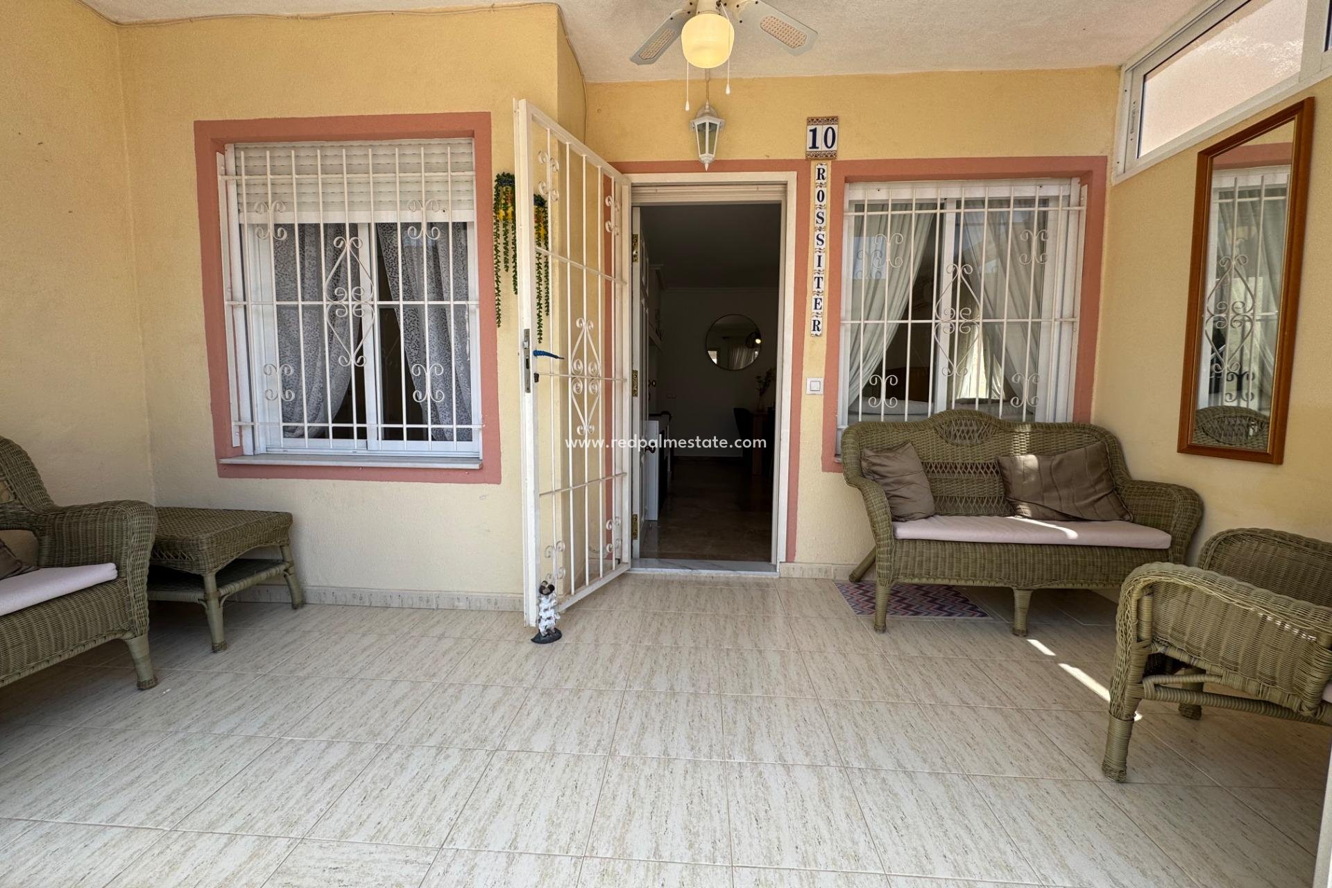 Resale - Bungalow -
Torrevieja - La Siesta - El Salado - Torreta