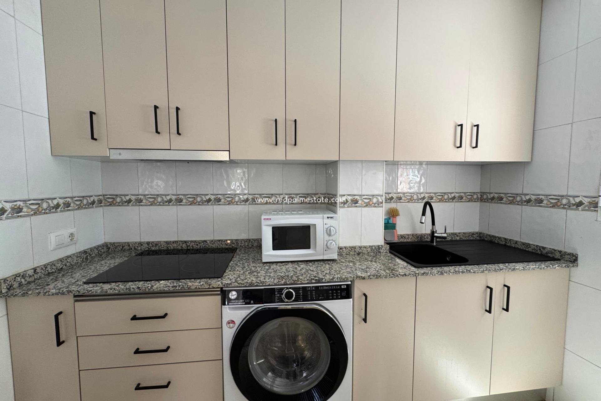 Resale - Bungalow -
Torrevieja - La Siesta - El Salado - Torreta