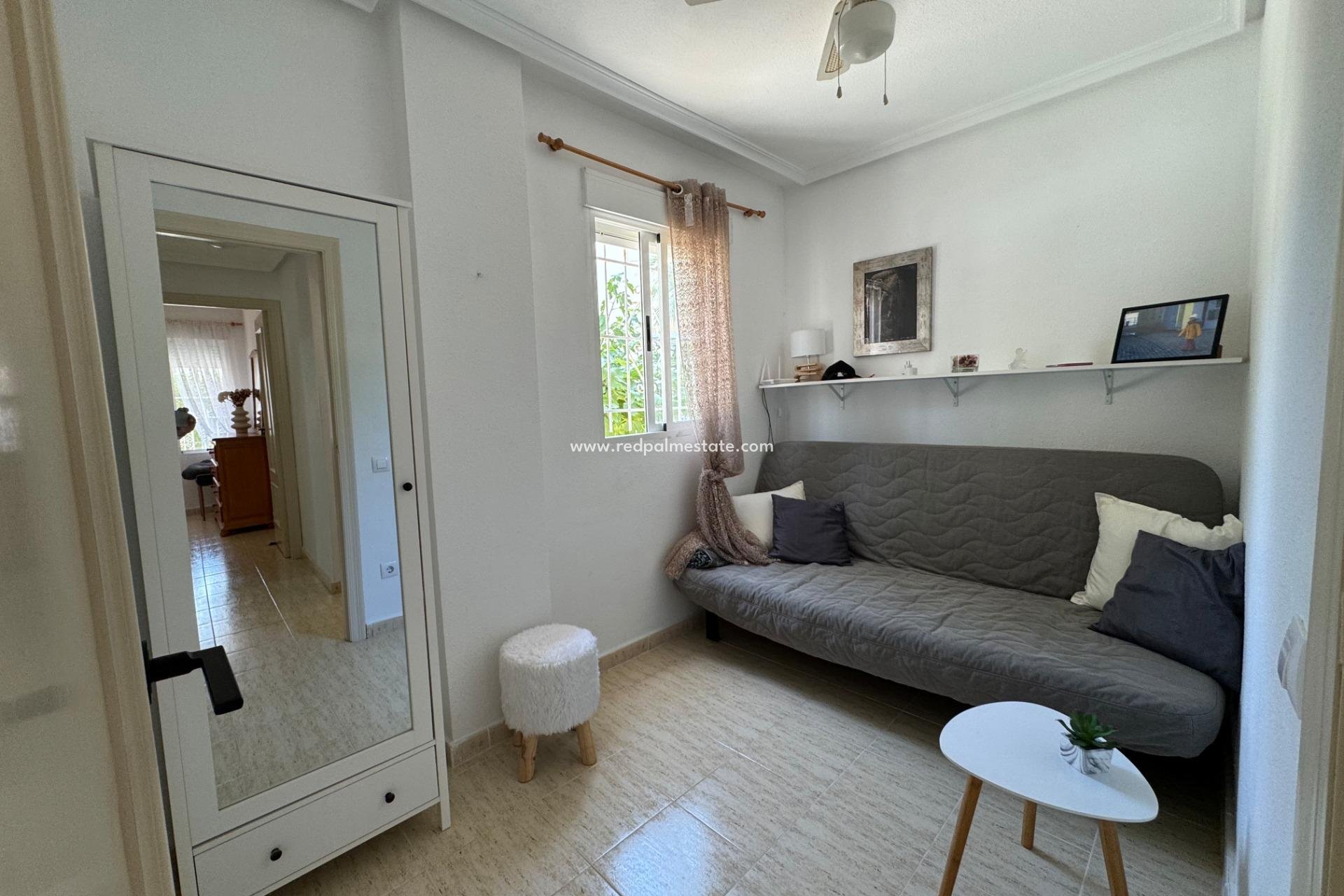 Resale - Bungalow -
Torrevieja - La Siesta - El Salado - Torreta