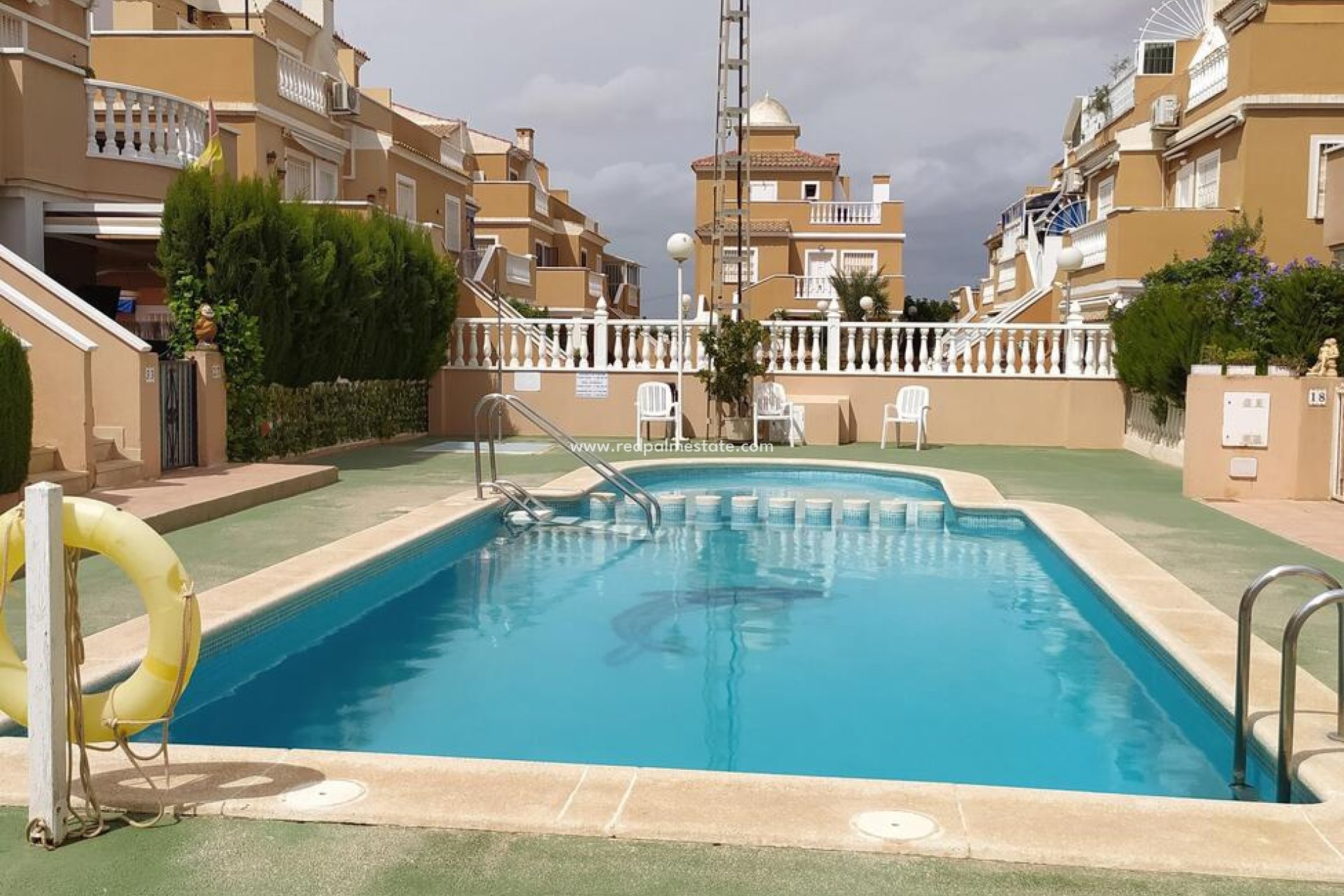Resale - Bungalow -
Torrevieja - La Veleta