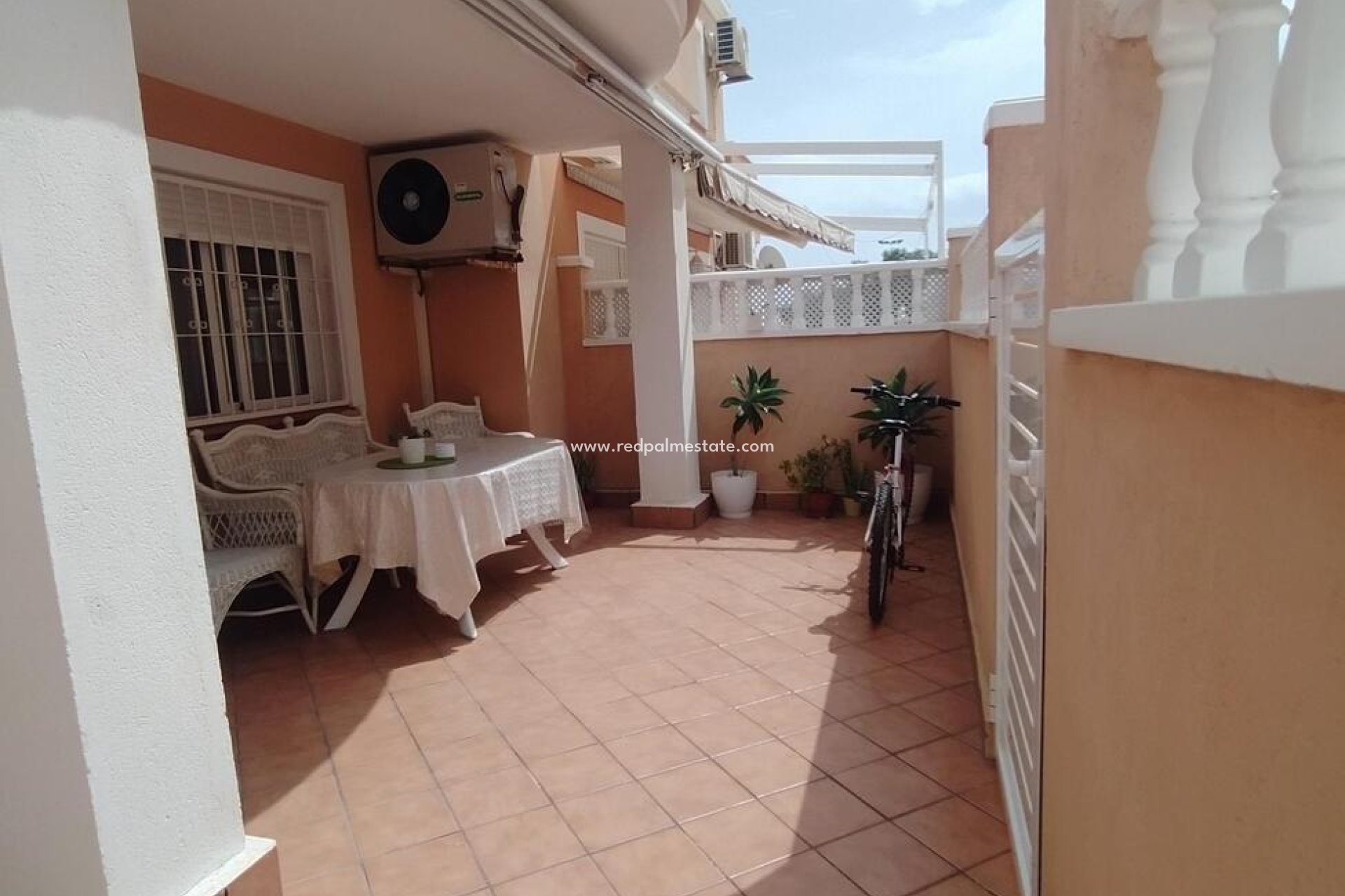 Resale - Bungalow -
Torrevieja - La Veleta