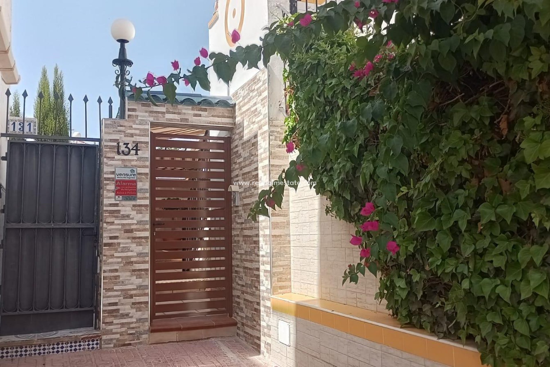 Resale - Bungalow -
Torrevieja - Los altos