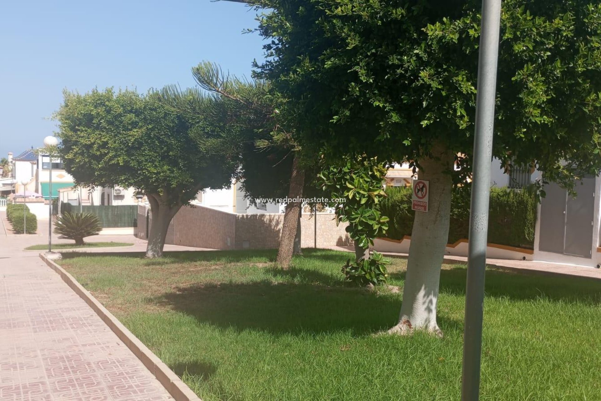 Resale - Bungalow -
Torrevieja - Los altos